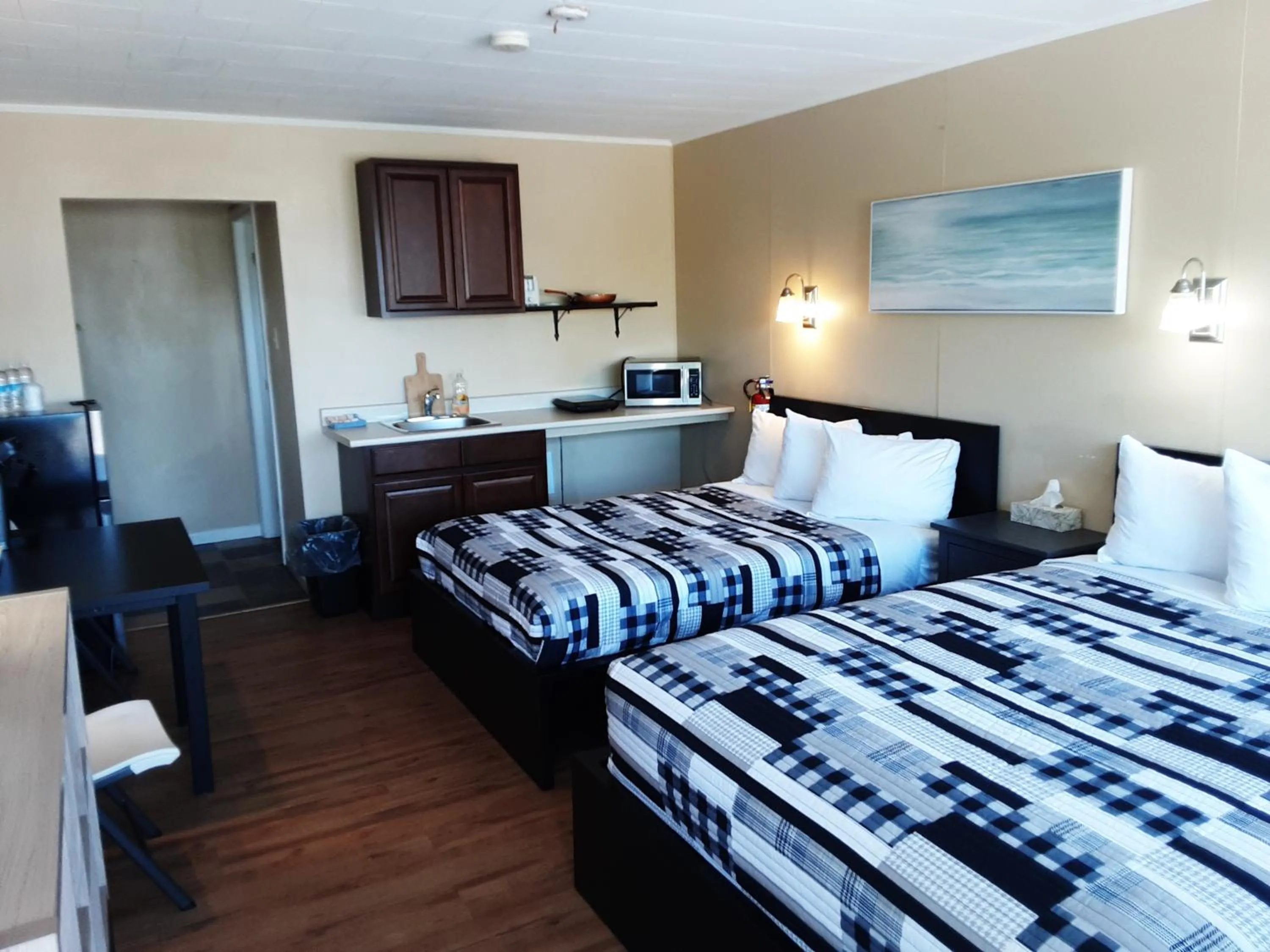 Bed in Berry's Motel