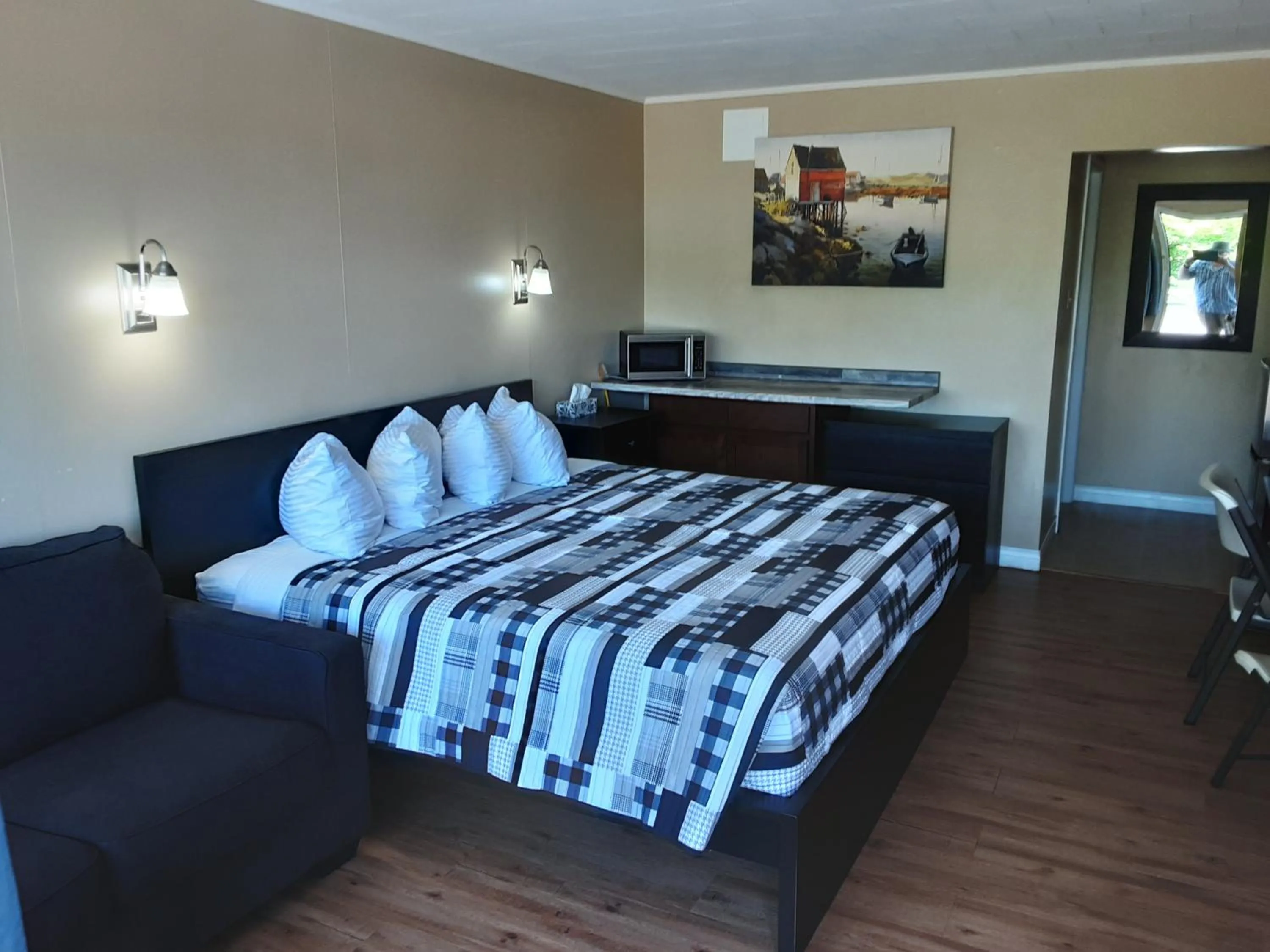 Bed in Berry's Motel