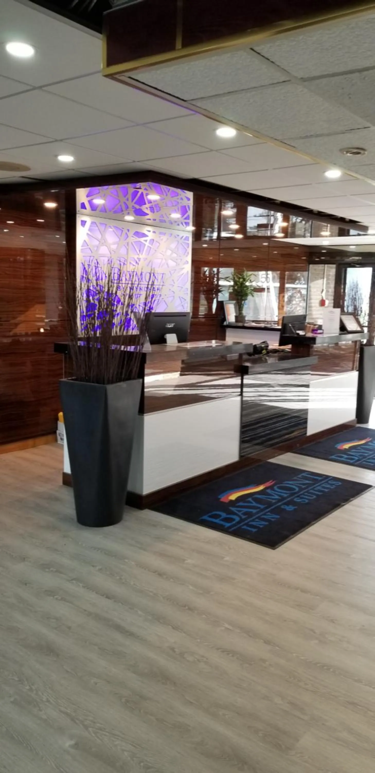 Baymont by Wyndham Montreal Airport