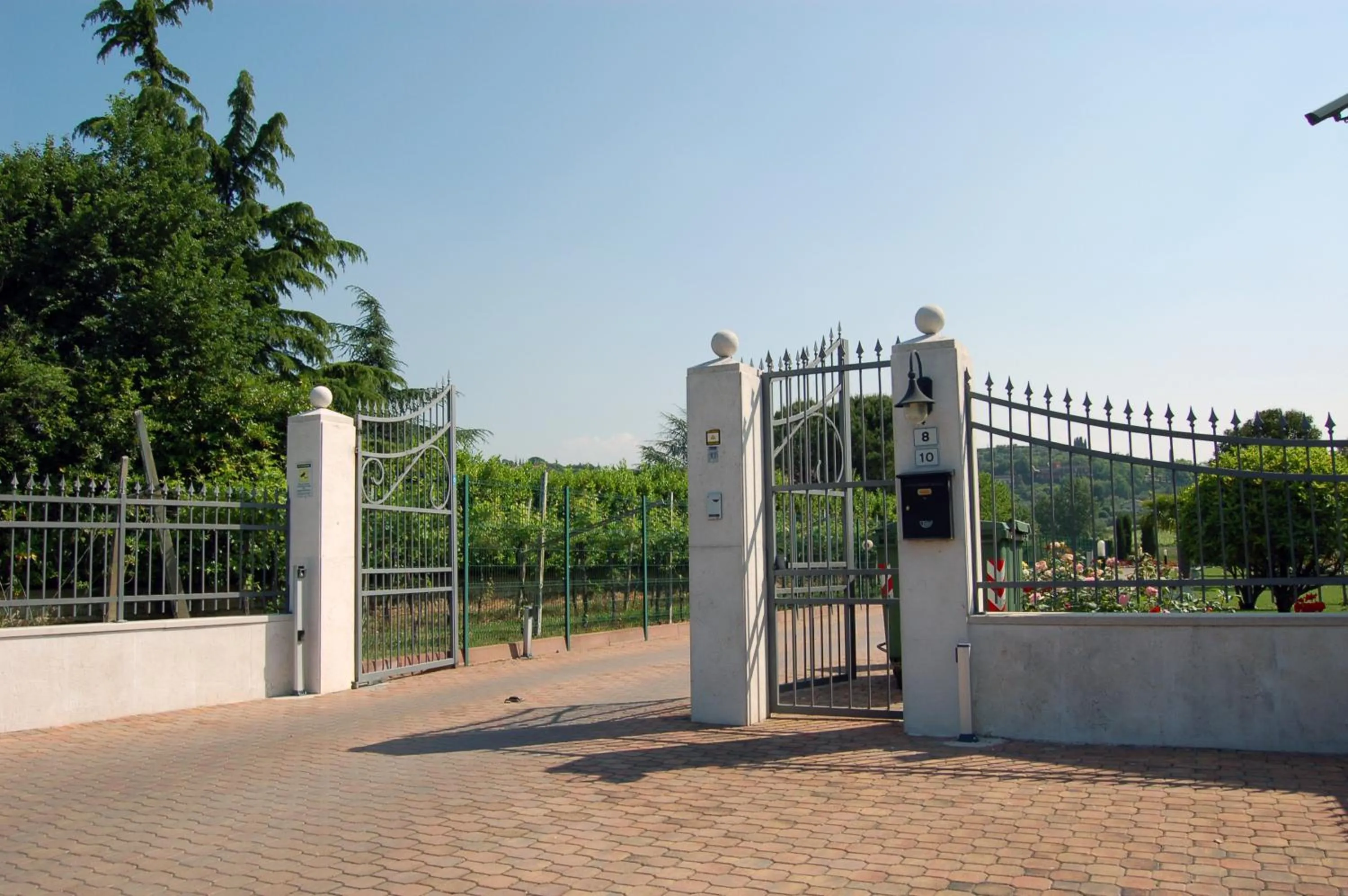 Facade/entrance in Residence La Margherita