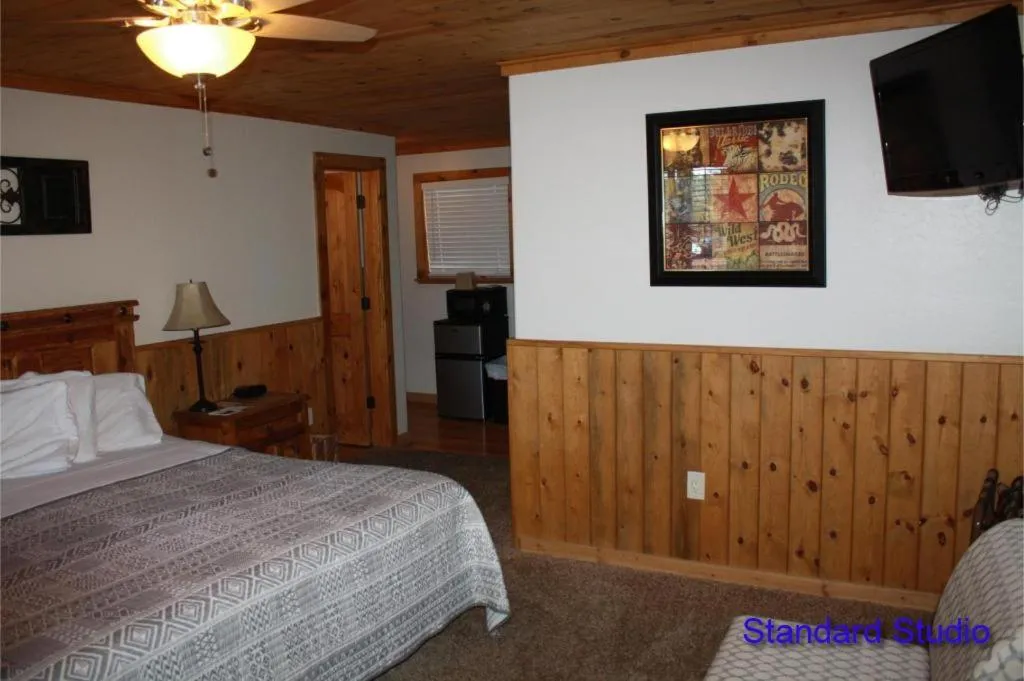 Bed in Lumbermen's Village