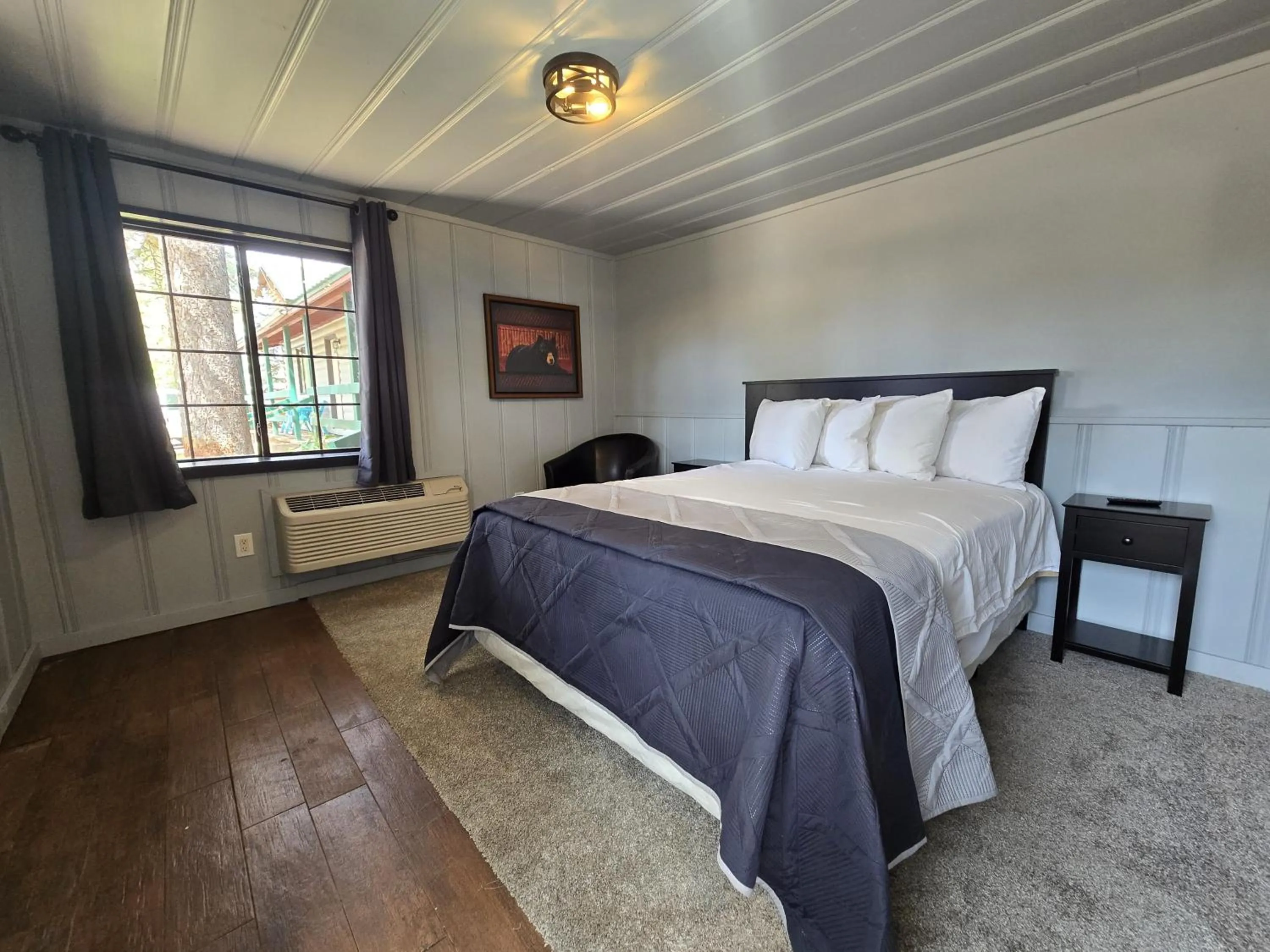 Bed in Lumbermen's Village