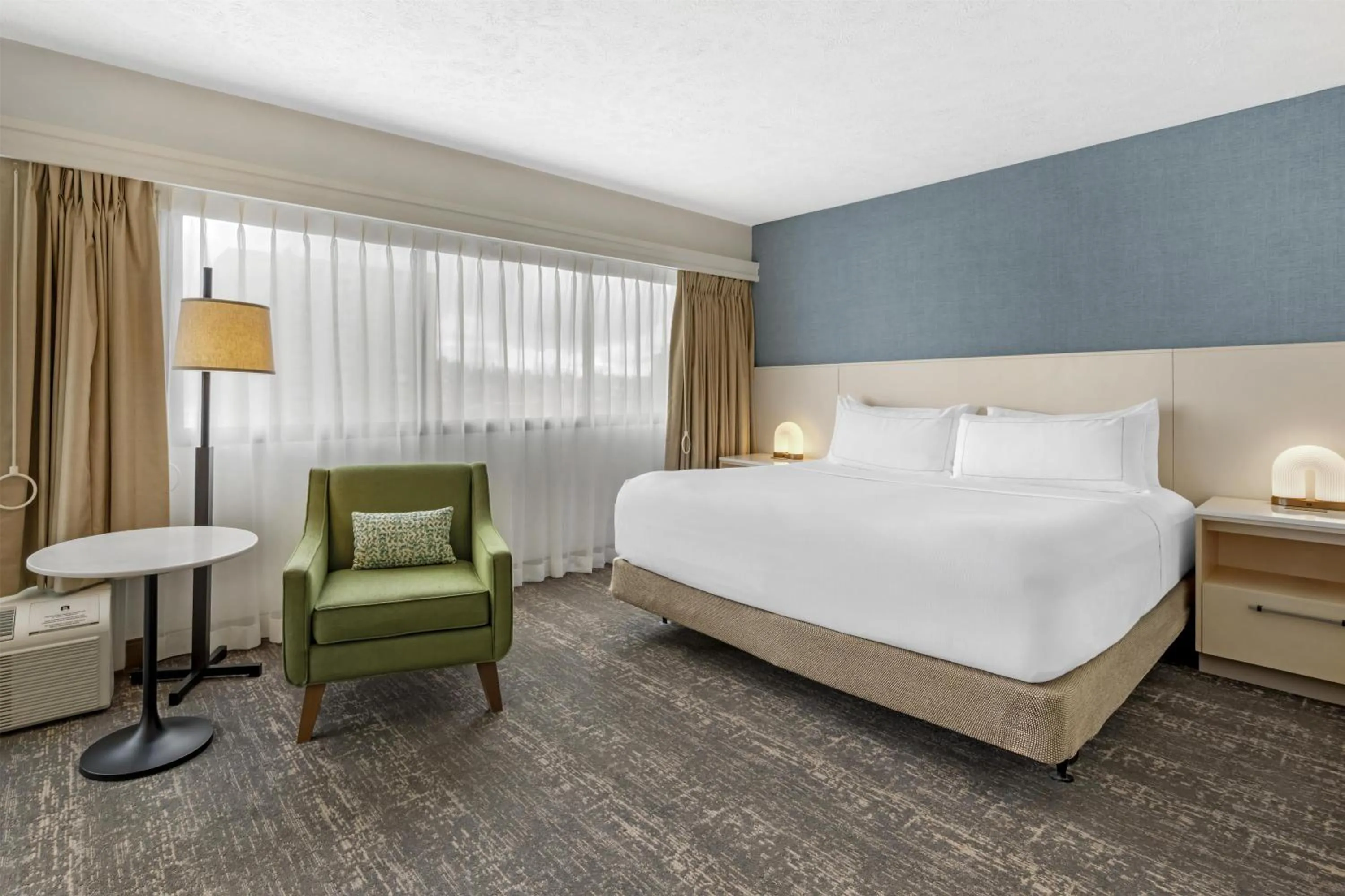 Bed in DoubleTree by Hilton Spokane City Center