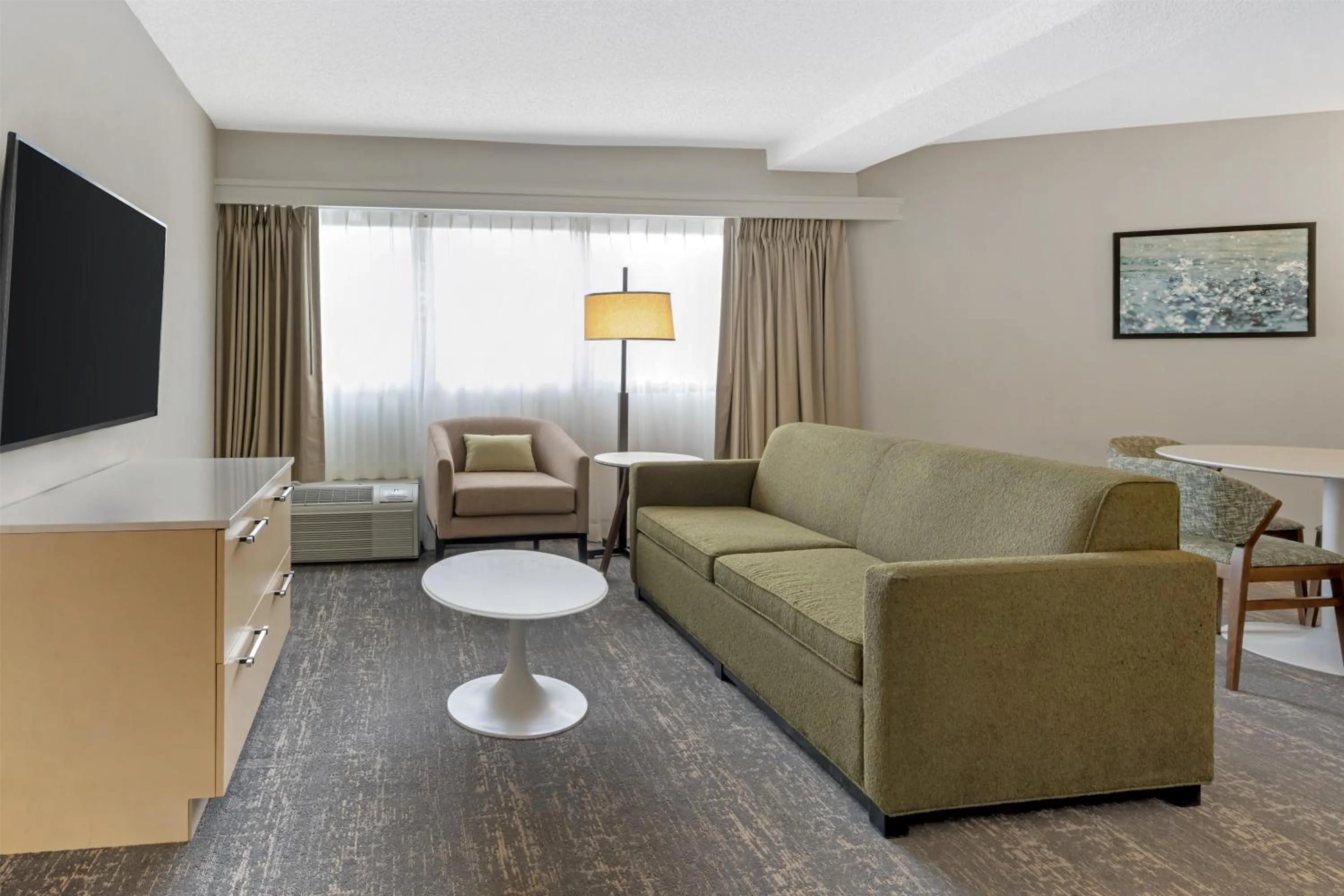 Living room in DoubleTree by Hilton Spokane City Center