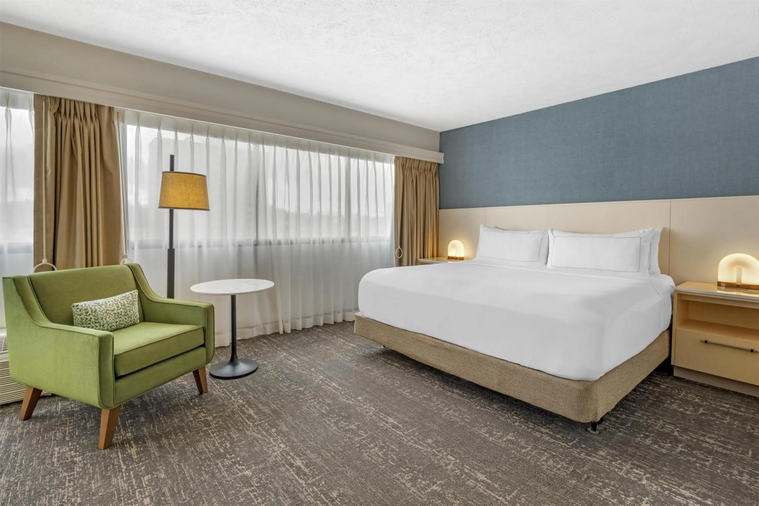 Bed in DoubleTree by Hilton Spokane City Center