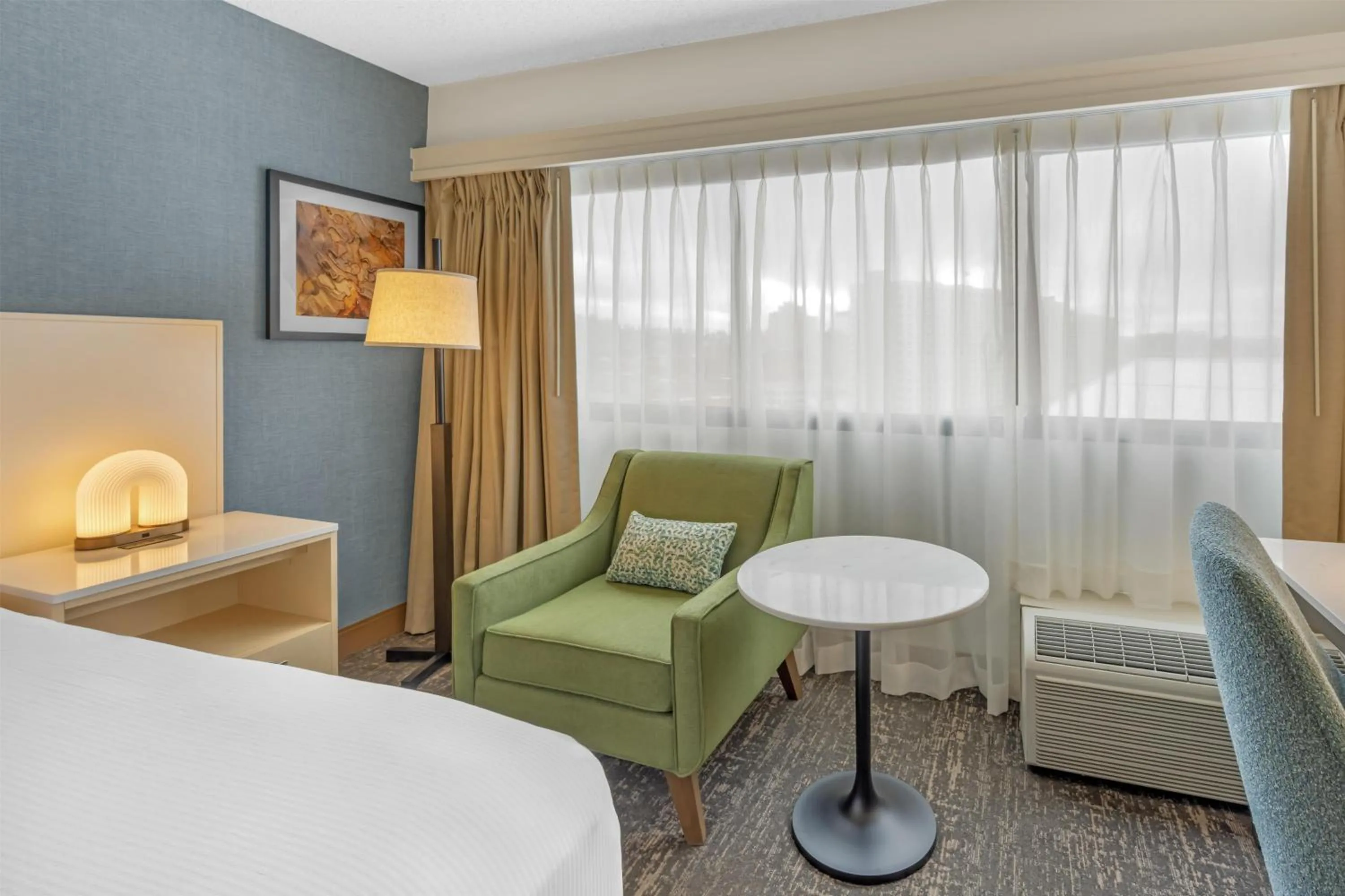 Bed in DoubleTree by Hilton Spokane City Center