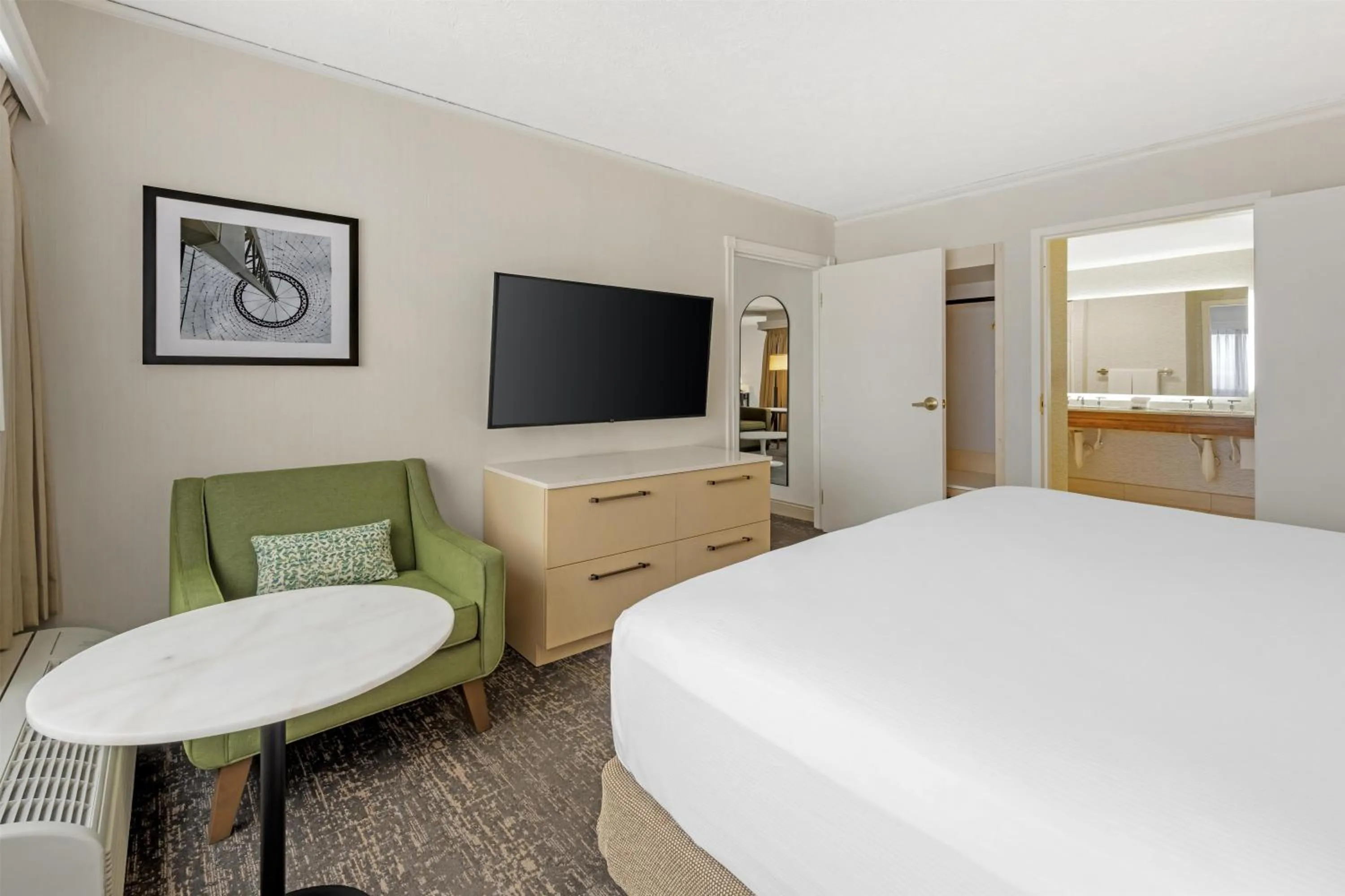 Bed in DoubleTree by Hilton Spokane City Center