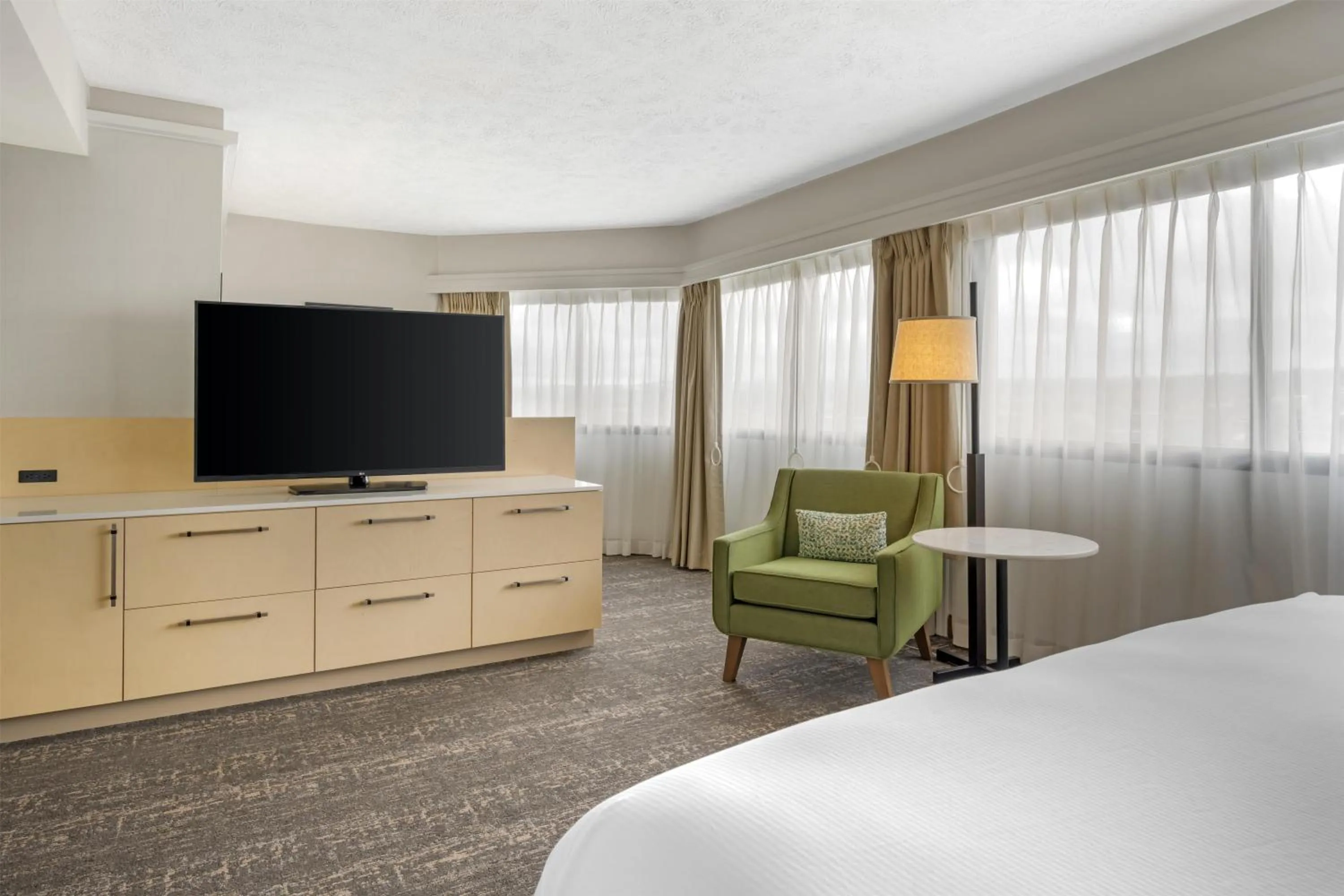 Bed in DoubleTree by Hilton Spokane City Center