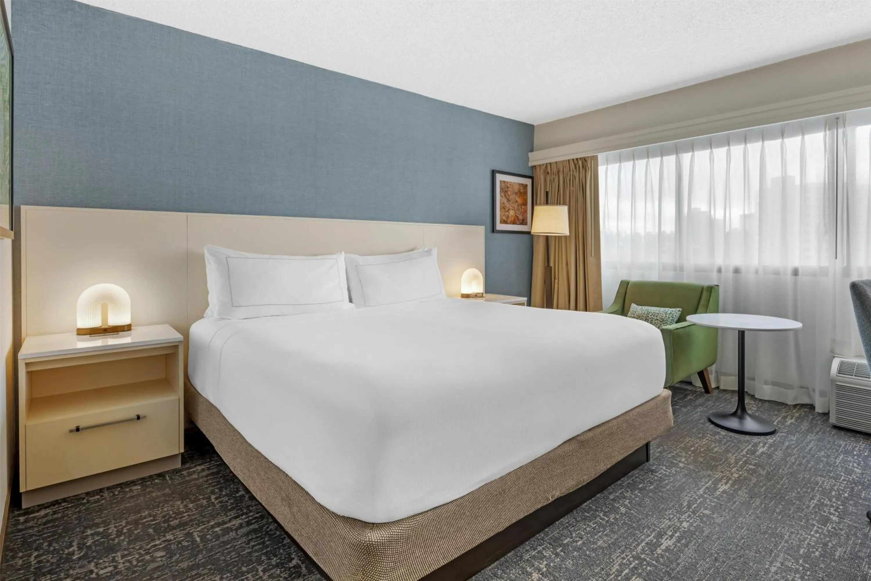 Bed in DoubleTree by Hilton Spokane City Center