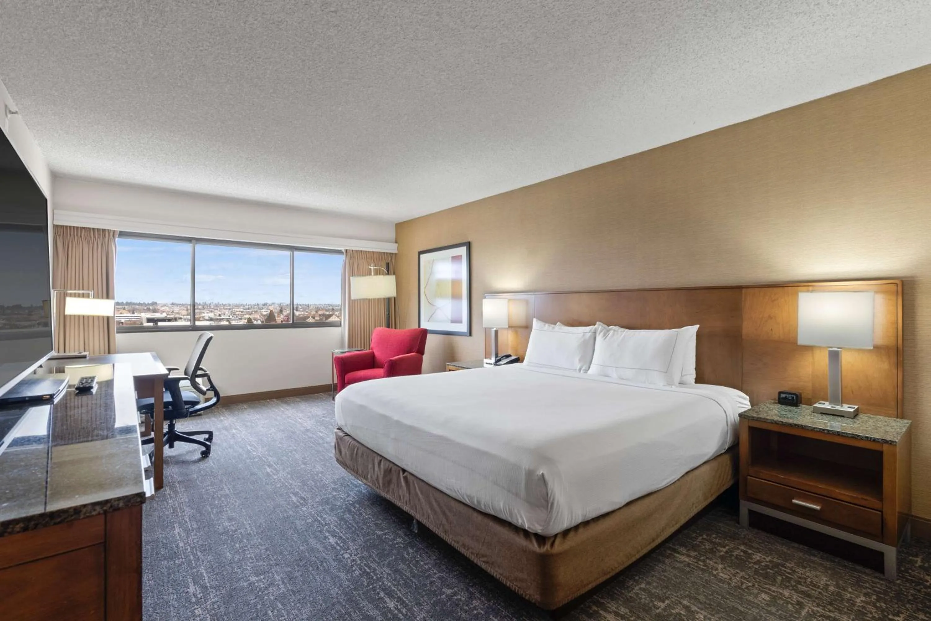 Bedroom, Bed in DoubleTree by Hilton Spokane City Center