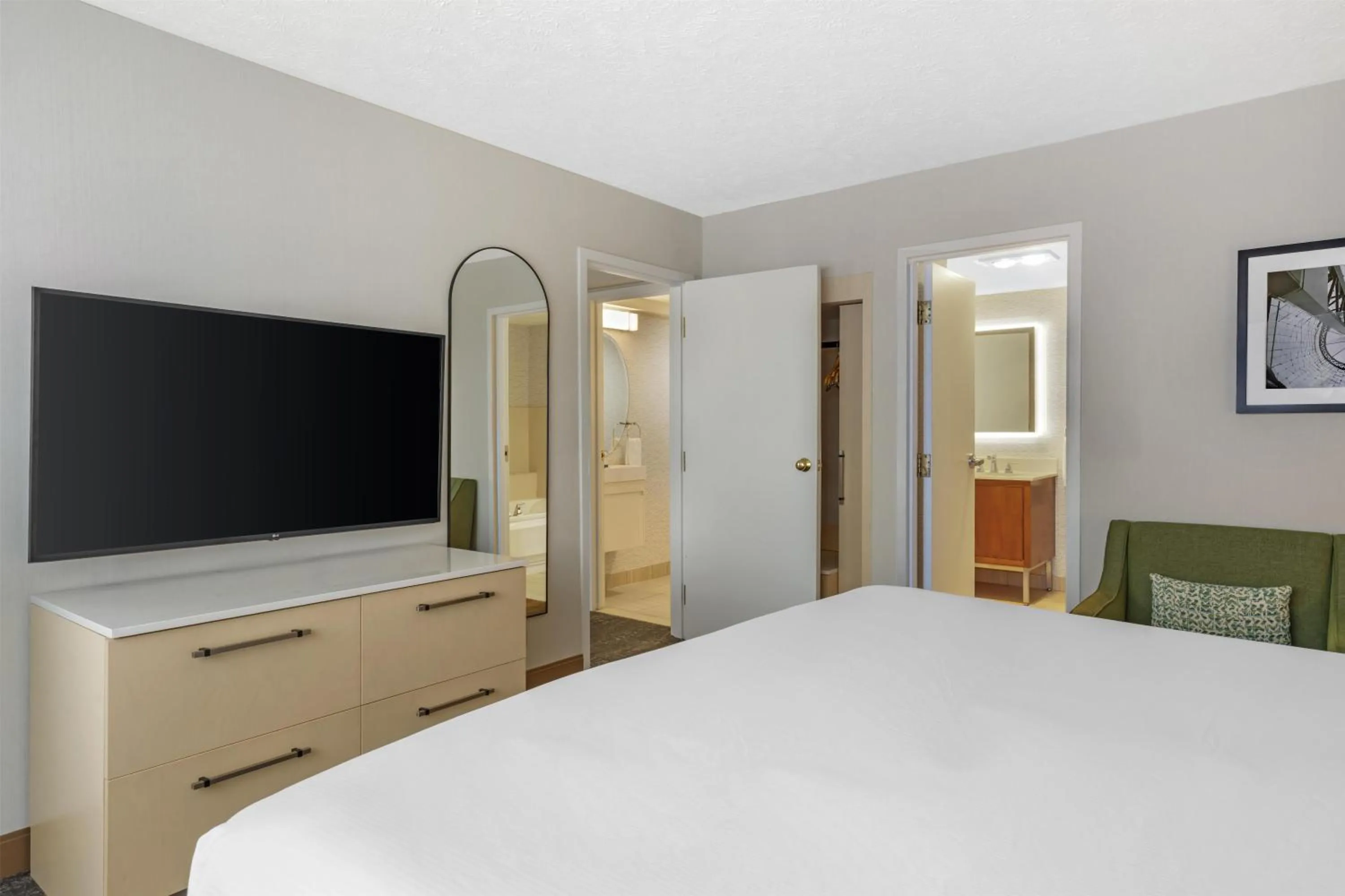 Bed in DoubleTree by Hilton Spokane City Center