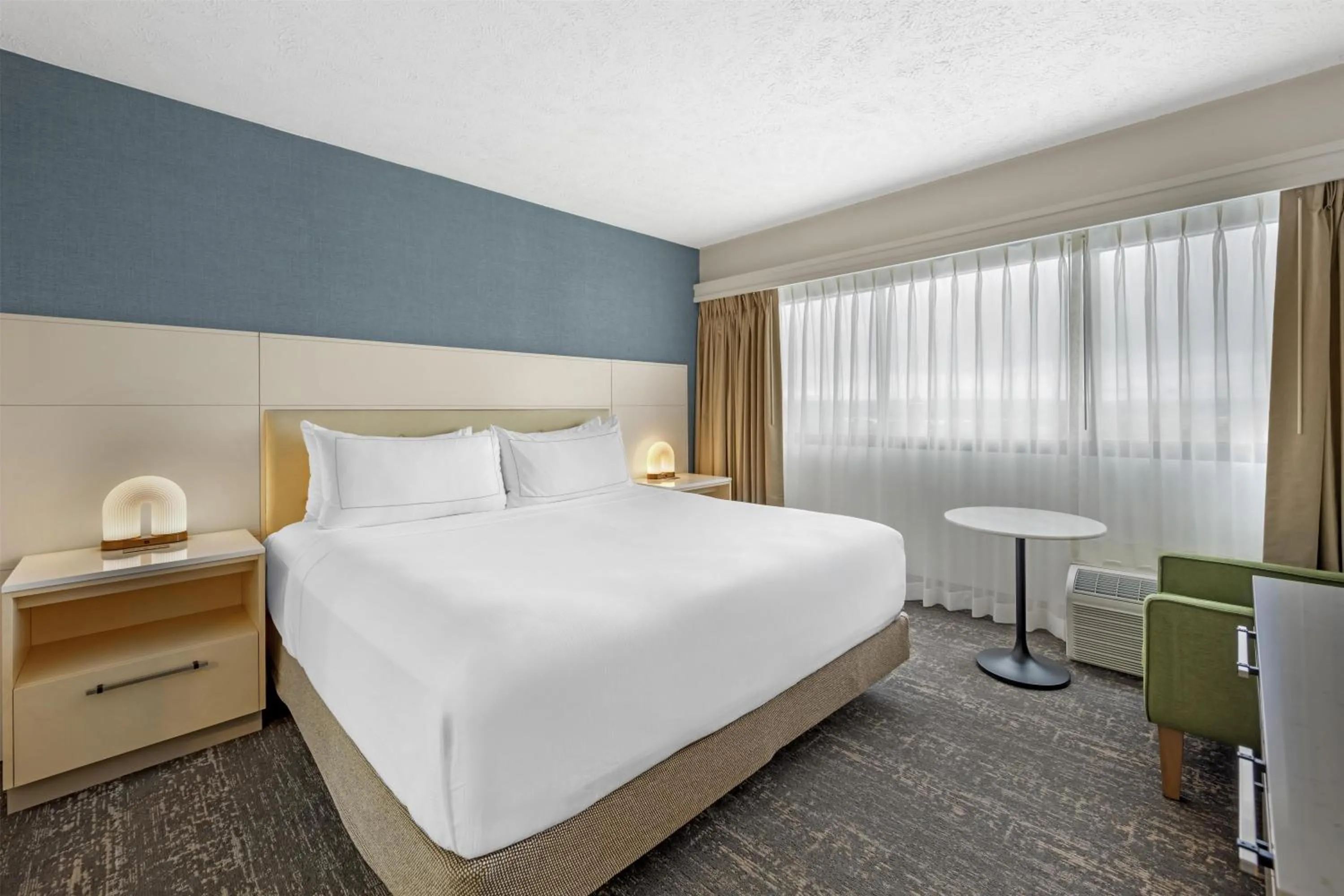 Bed in DoubleTree by Hilton Spokane City Center