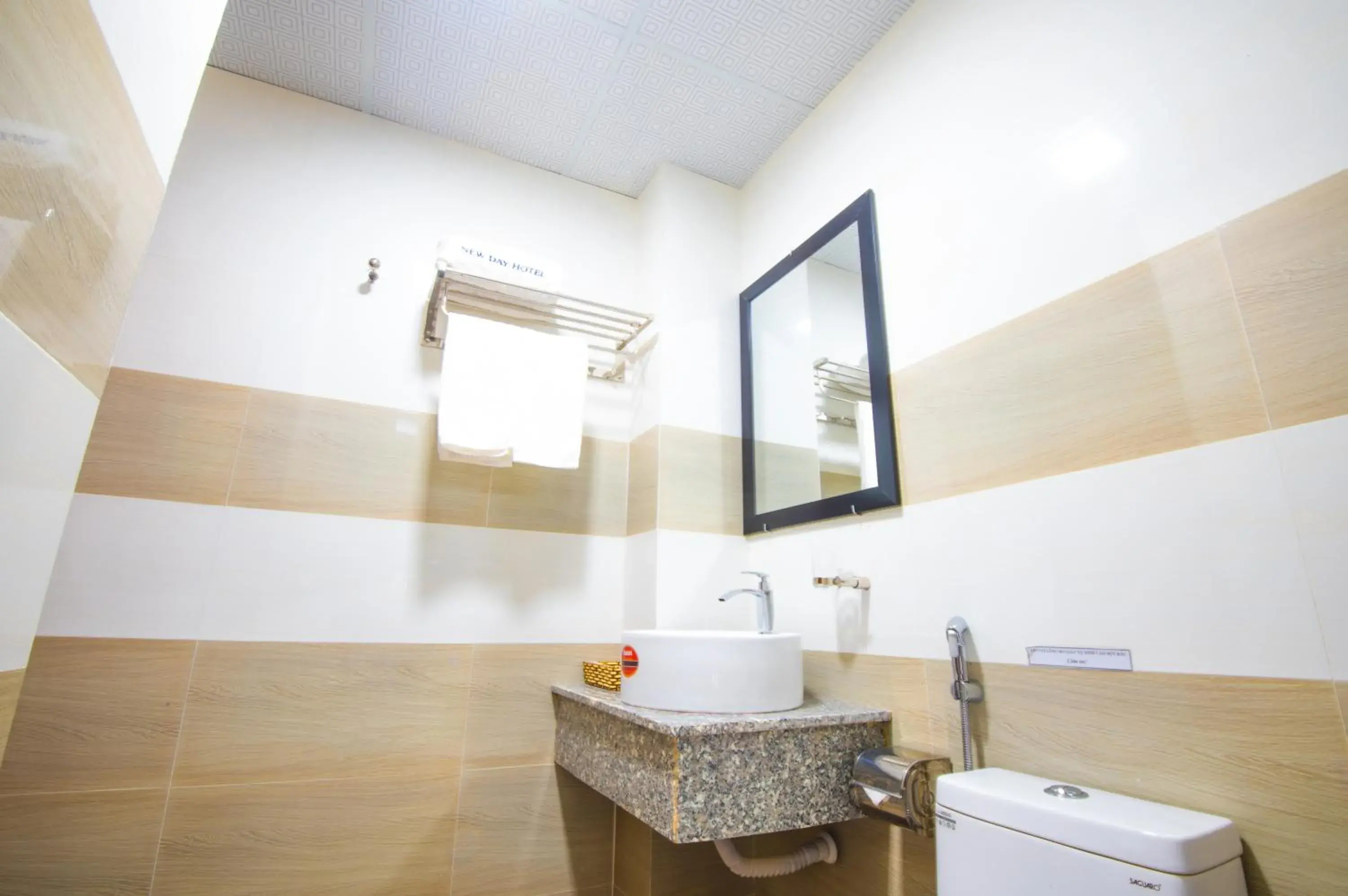 Deluxe Queen Room with Two Queen Beds in NEW DAY HOTEL Deluxe Queen Room with Two Queen Beds in NEW DAY HOTEL