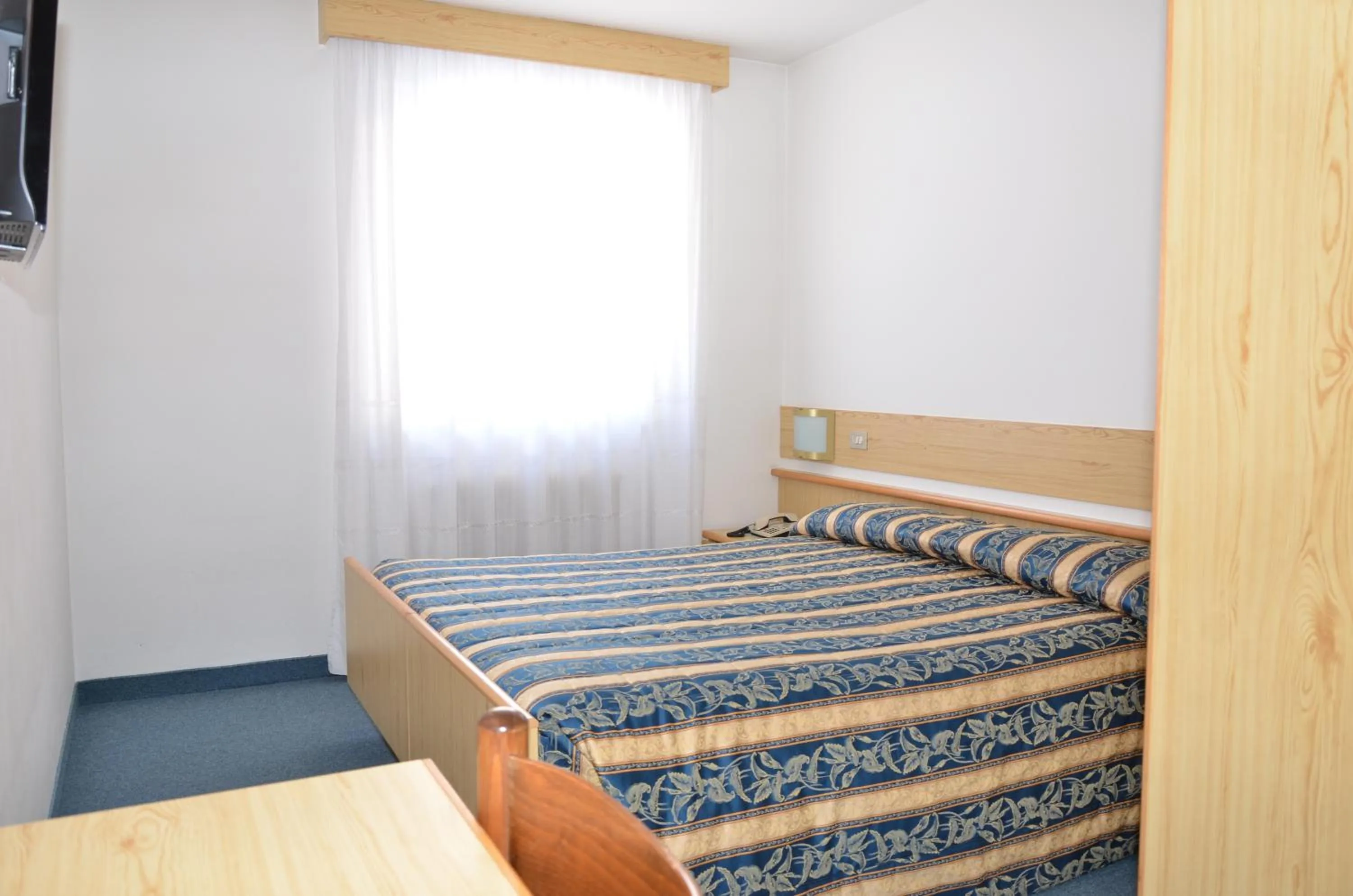 Photo of the whole room, Bed in Debra Park Hotel