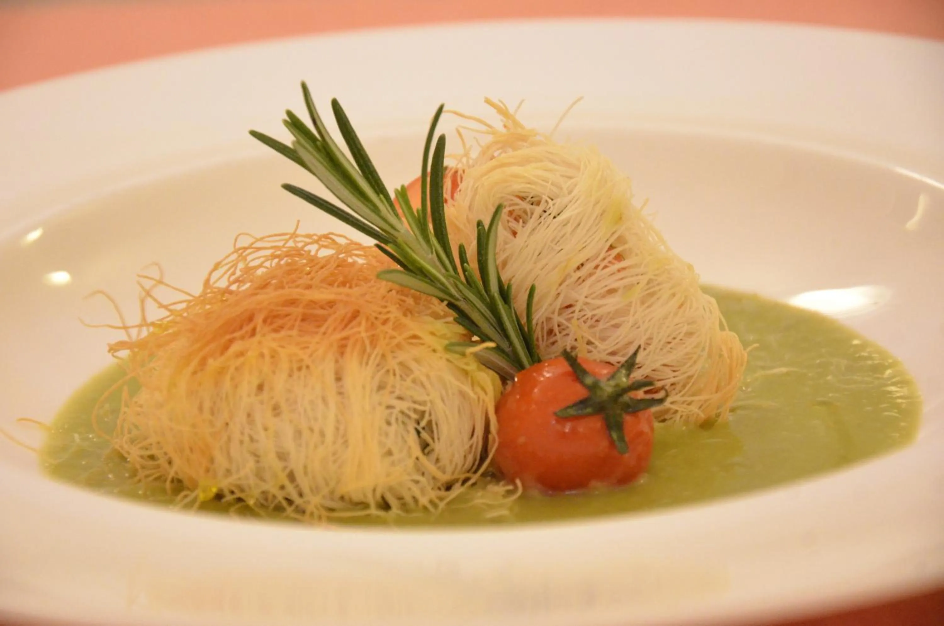 Restaurant/places to eat in Debra Park Hotel