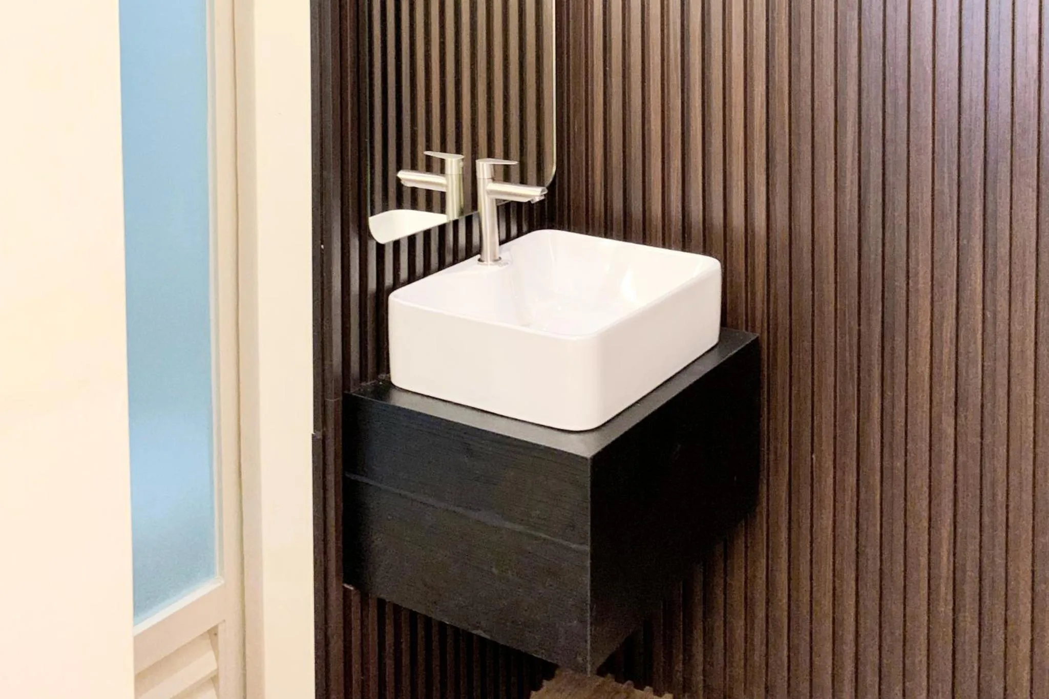 Bathroom in Berlian Abadi Hotel by Sinergi