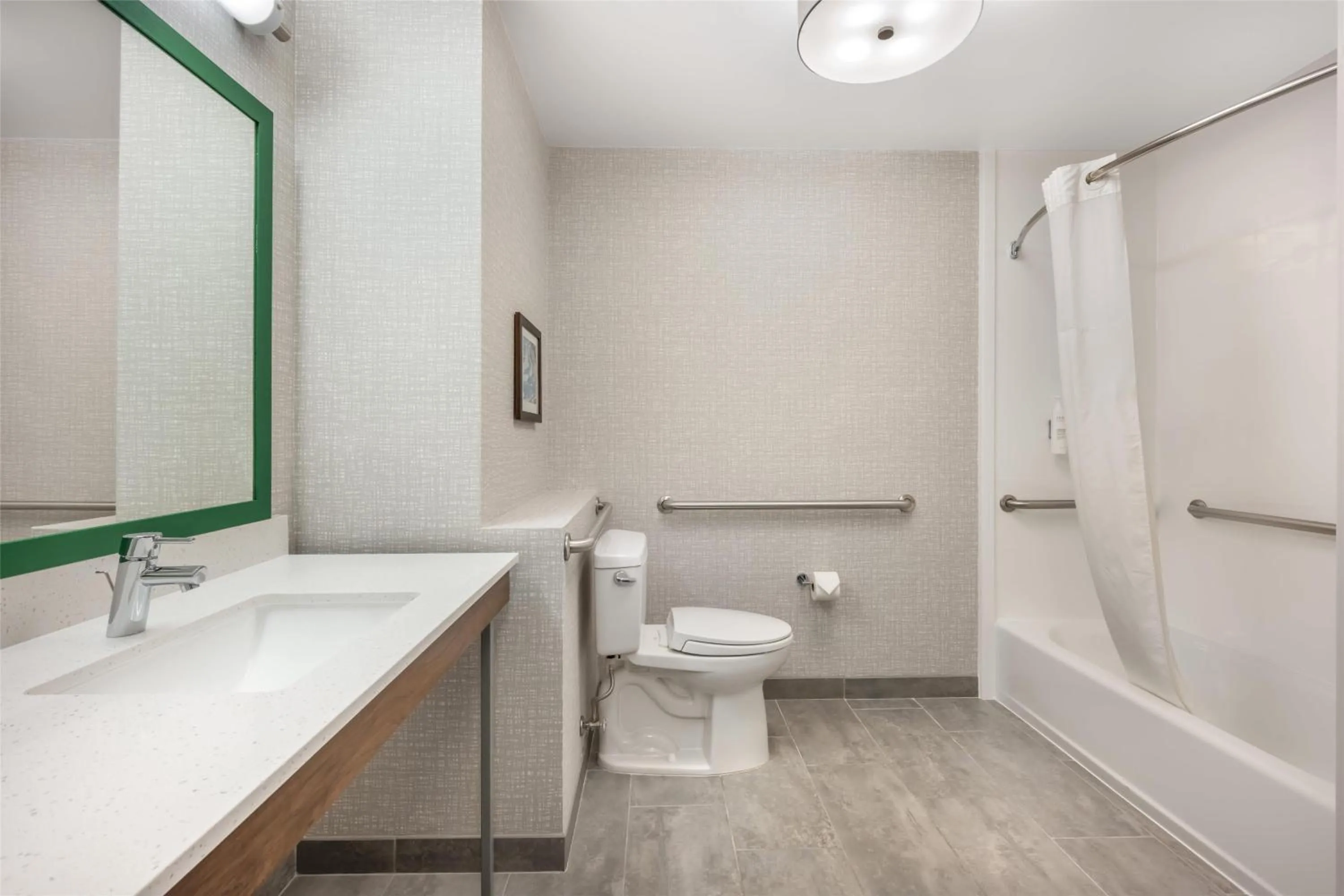 Bathroom in Hampton Inn and Suites Coeur d'Alene