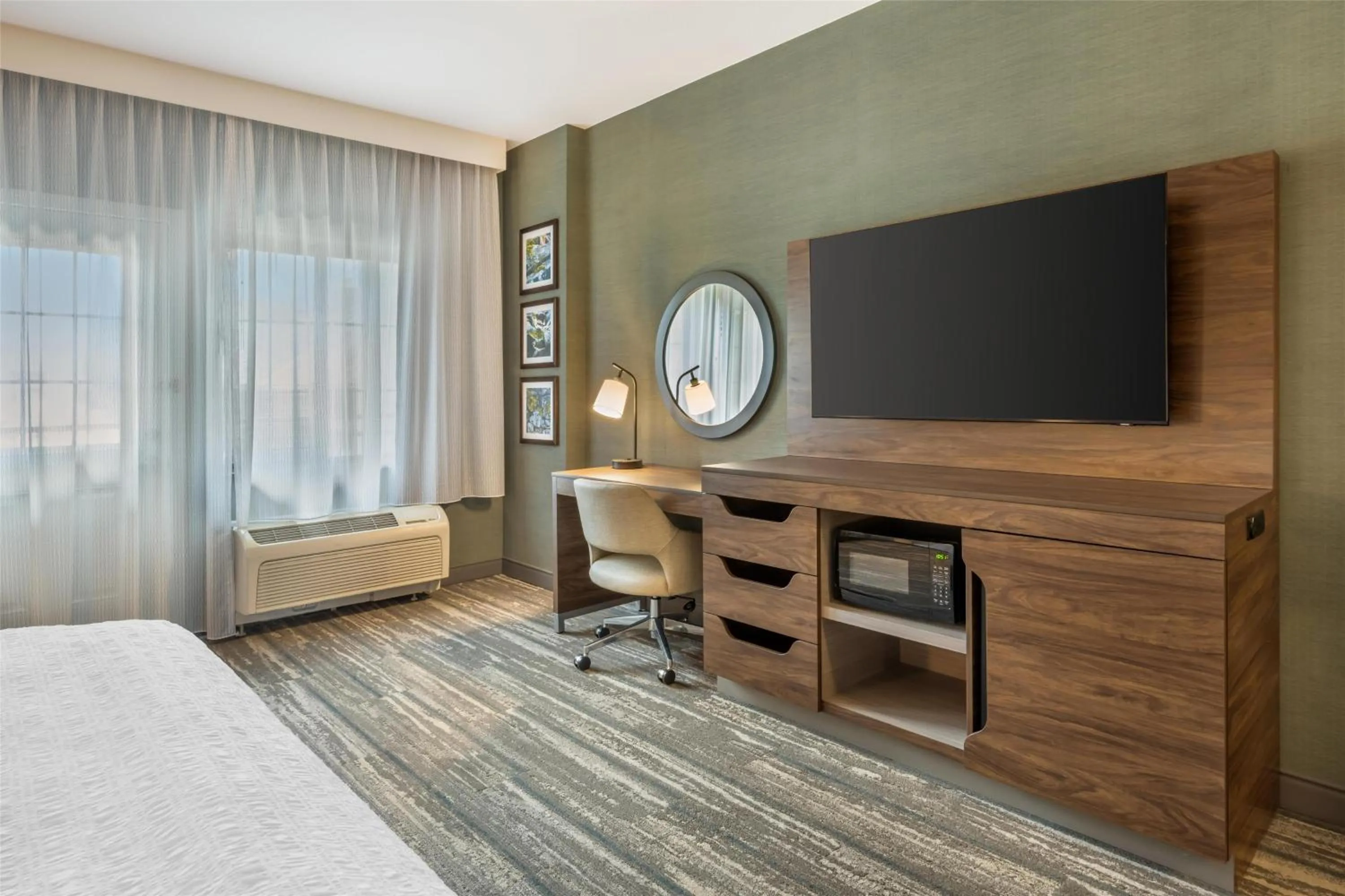 Bedroom, Bed in Hampton Inn and Suites Coeur d'Alene