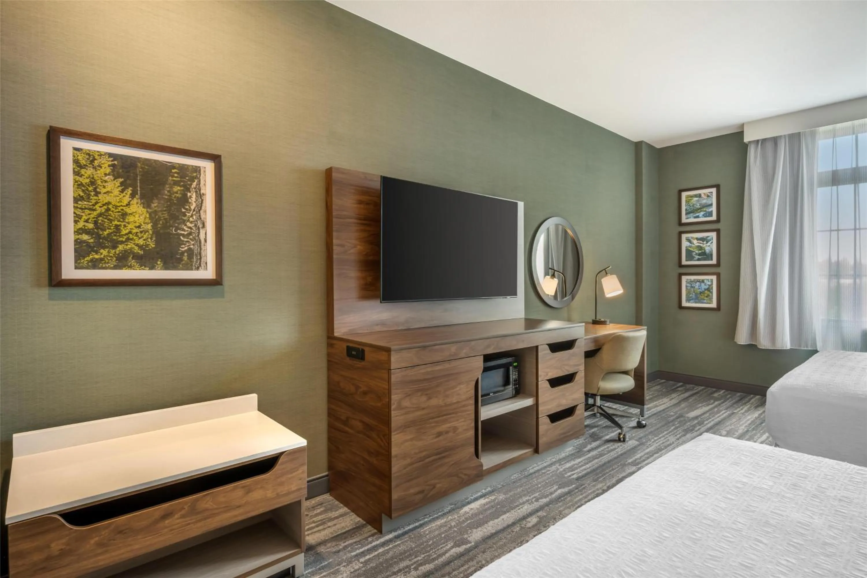 Bedroom, Bed in Hampton Inn and Suites Coeur d'Alene