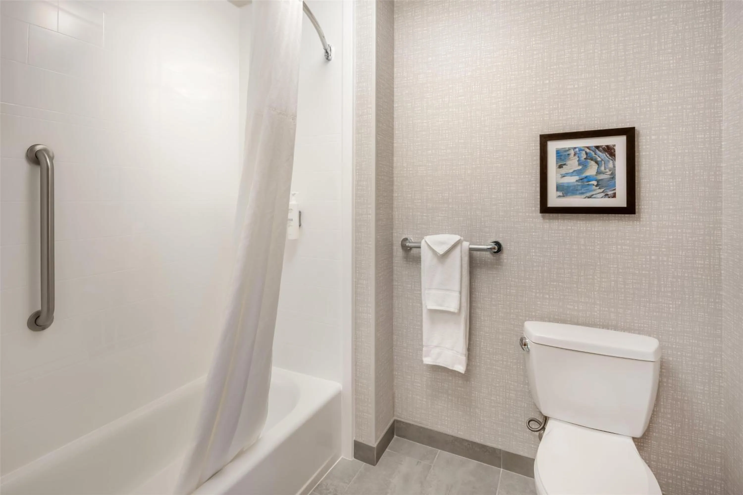 Bathroom in Hampton Inn and Suites Coeur d'Alene