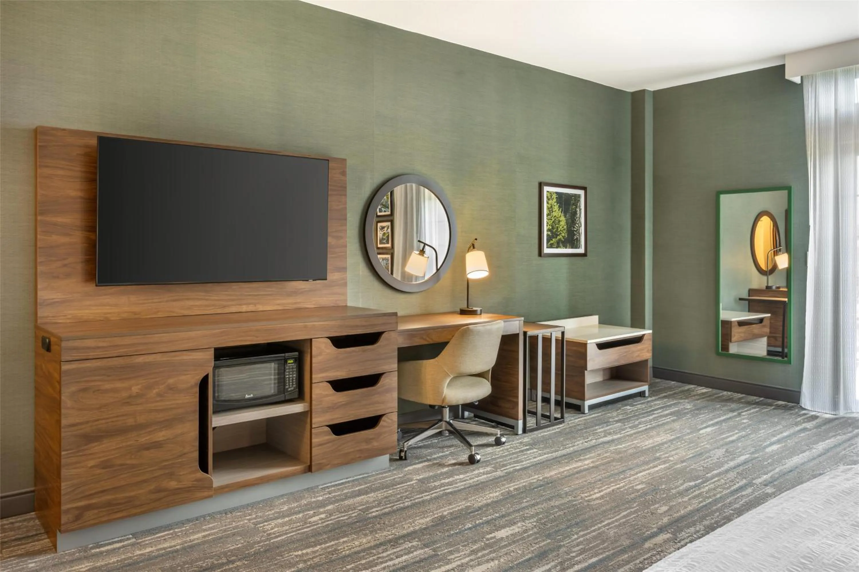 Bedroom in Hampton Inn and Suites Coeur d'Alene