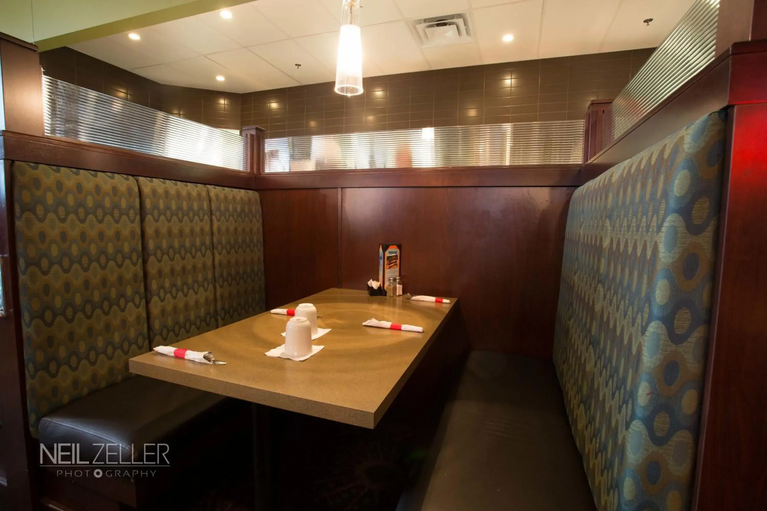 Restaurant/places to eat in Days Inn & Suites by Wyndham Edmonton Airport Restaurant/places to eat in Days Inn & Suites by Wyndham Edmonton Airport