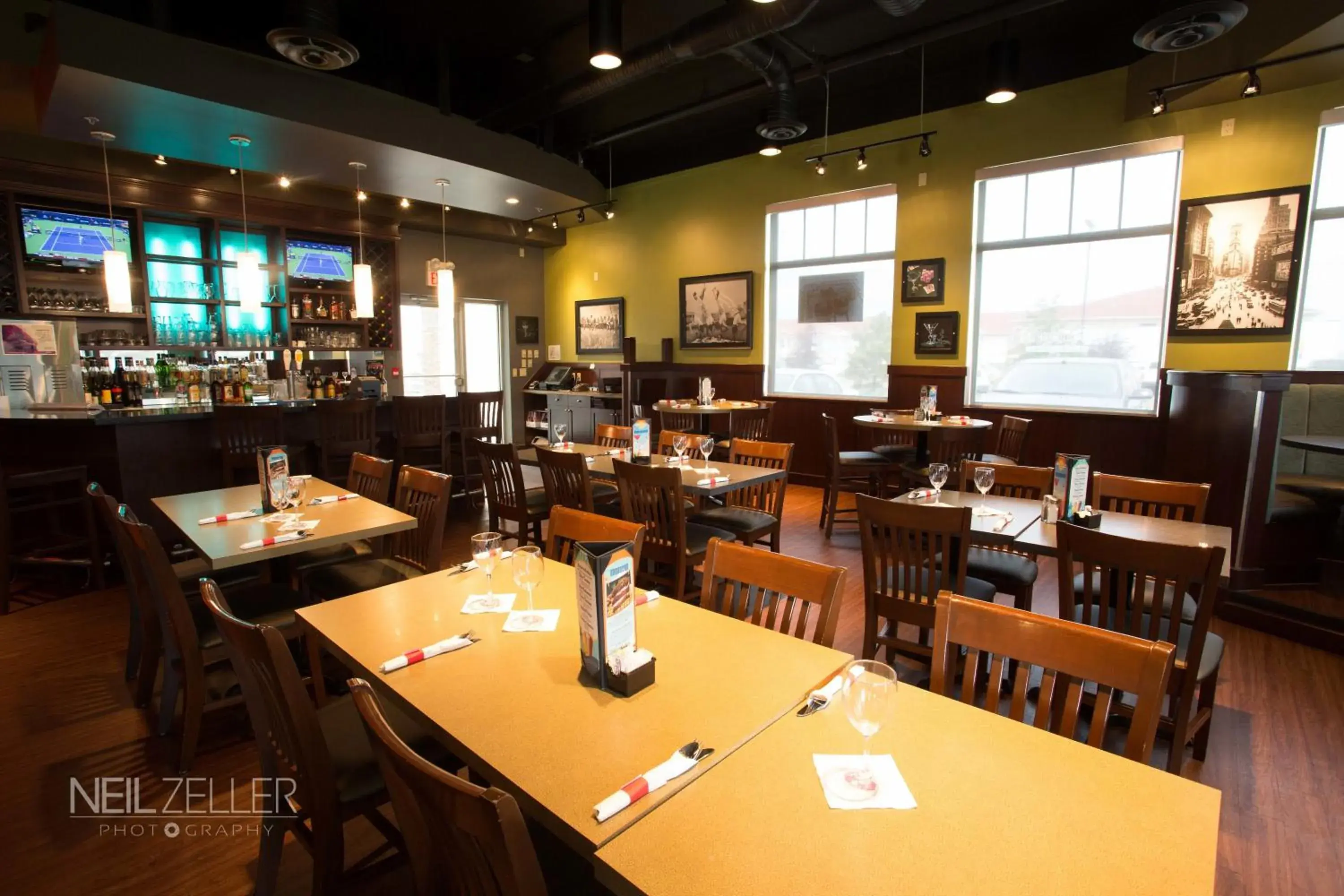 Restaurant/places to eat in Days Inn & Suites by Wyndham Edmonton Airport Restaurant/places to eat in Days Inn & Suites by Wyndham Edmonton Airport