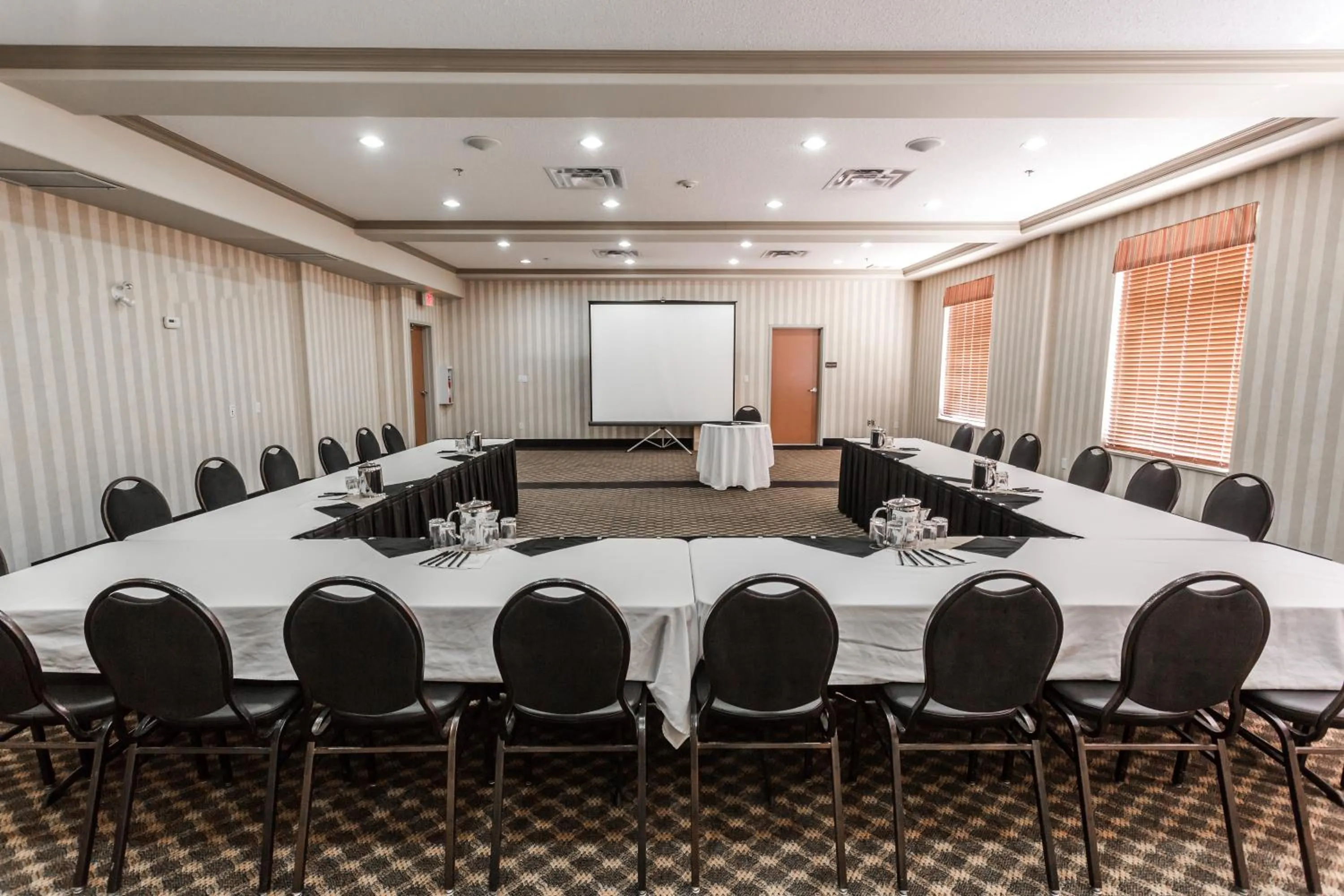 Business facilities in Days Inn & Suites by Wyndham Edmonton Airport