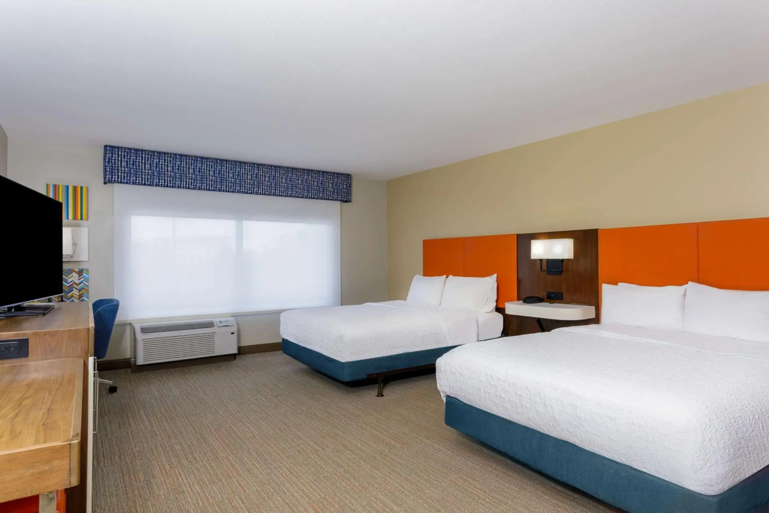 Bed in Hampton Inn & Suites Tallahassee I-10-Thomasville Road Bed in Hampton Inn & Suites Tallahassee I-10-Thomasville Road