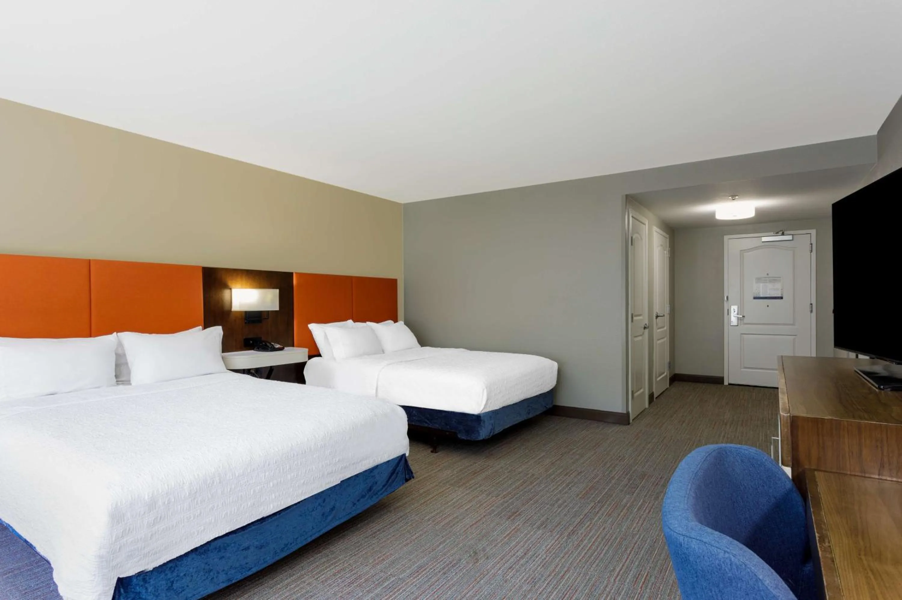 Bed in Hampton Inn & Suites Tallahassee I-10-Thomasville Road
