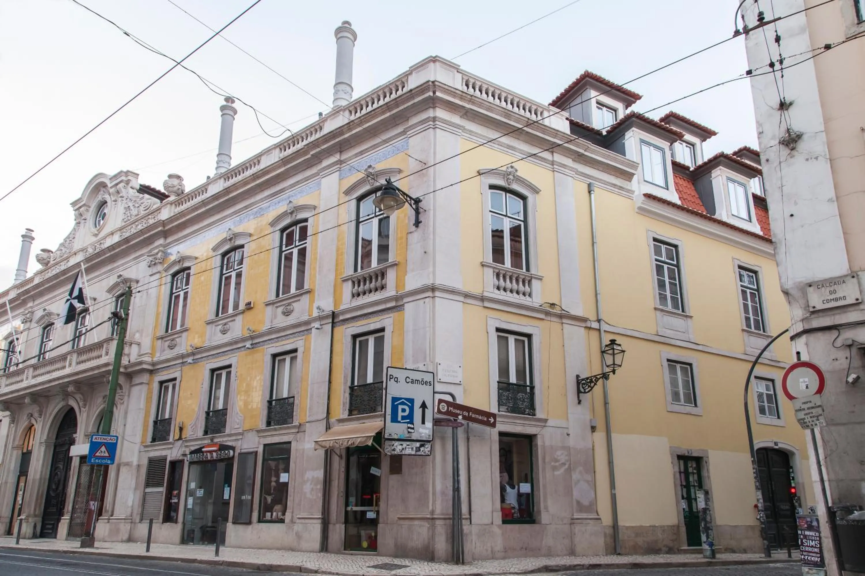 Facade/entrance in Palácio Camões - Lisbon Serviced Apartments