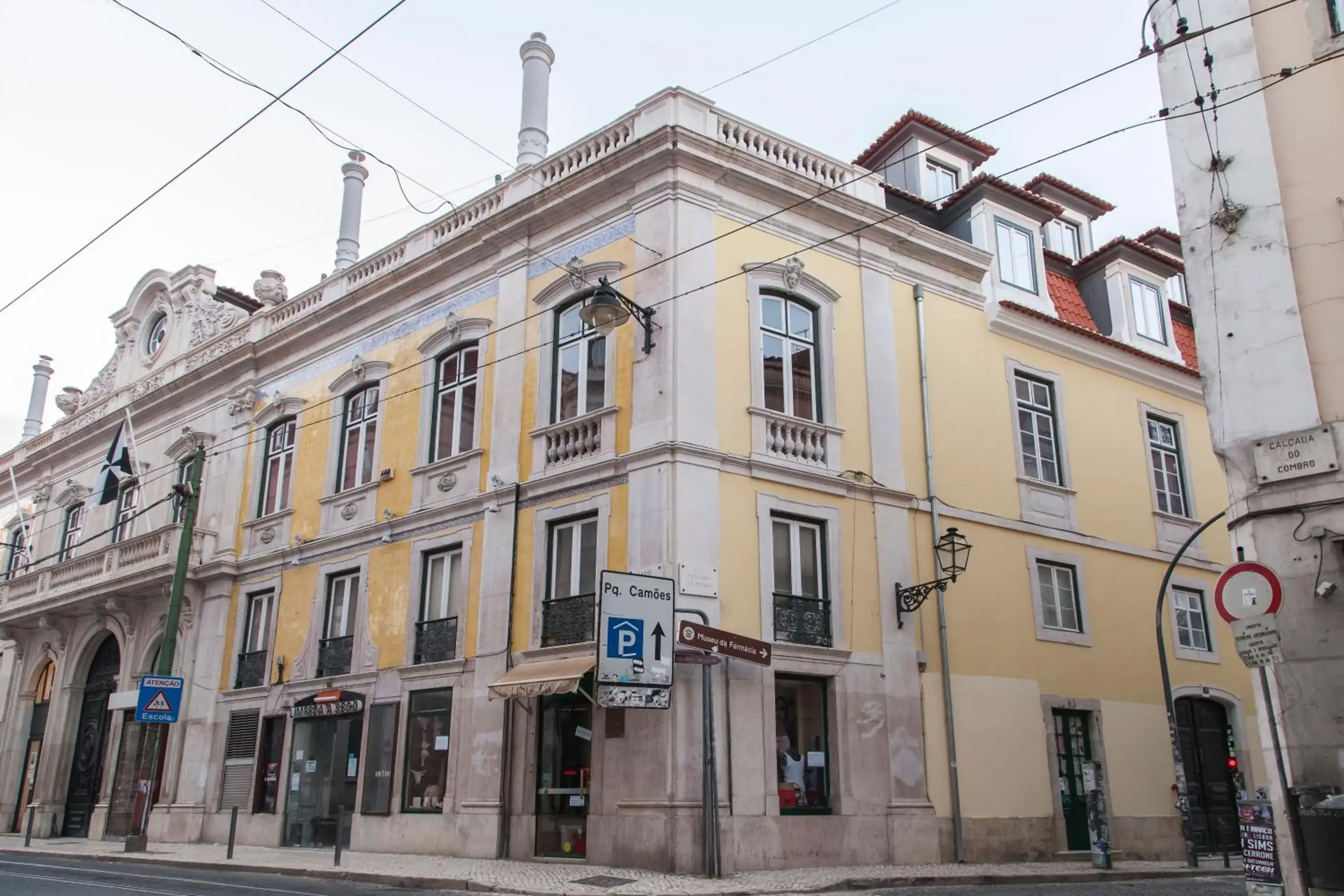 Facade/entrance in Palácio Camões - Lisbon Serviced Apartments Facade/entrance in Palácio Camões - Lisbon Serviced Apartments