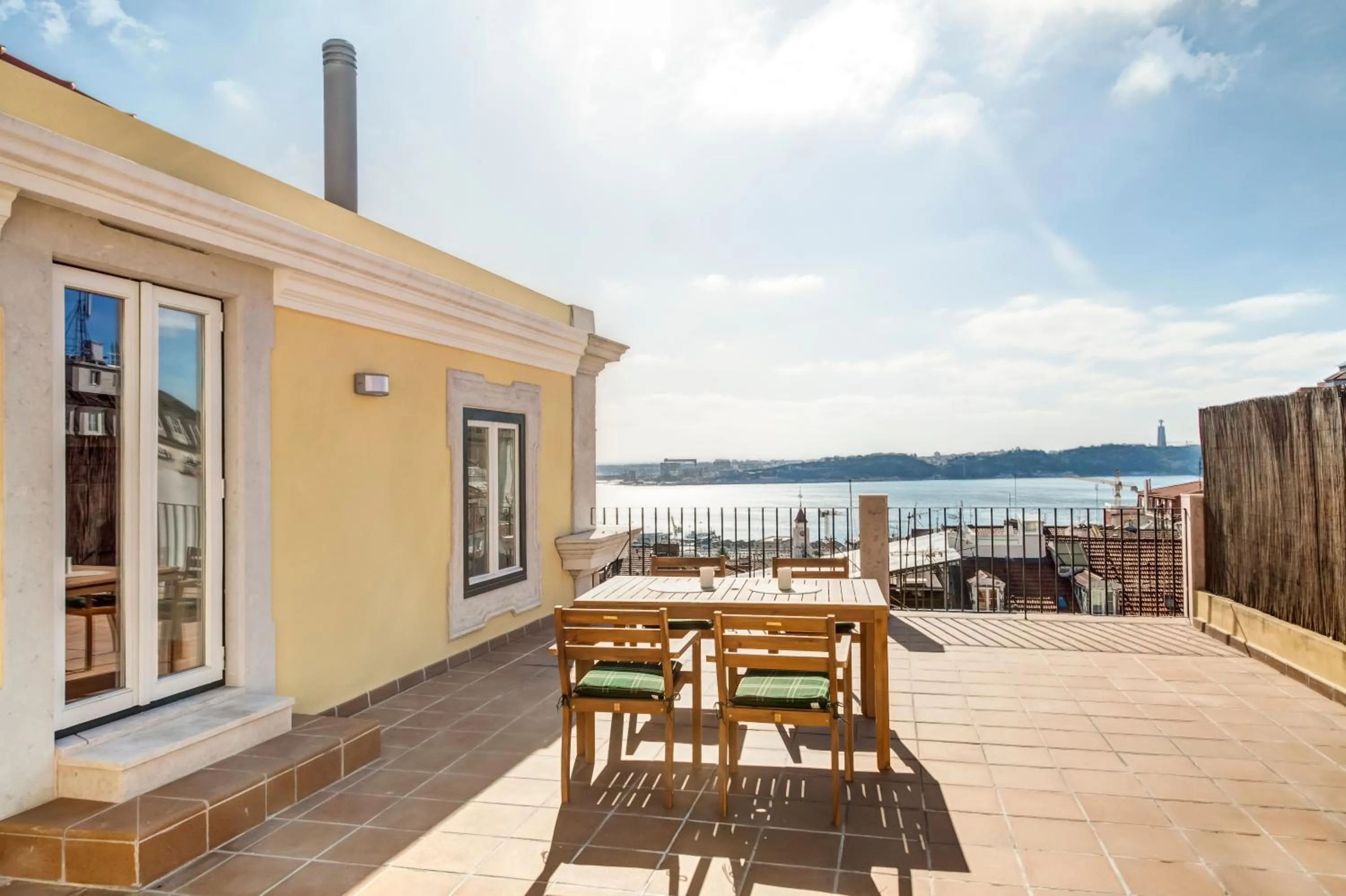 Balcony/Terrace in Palácio Camões - Lisbon Serviced Apartments