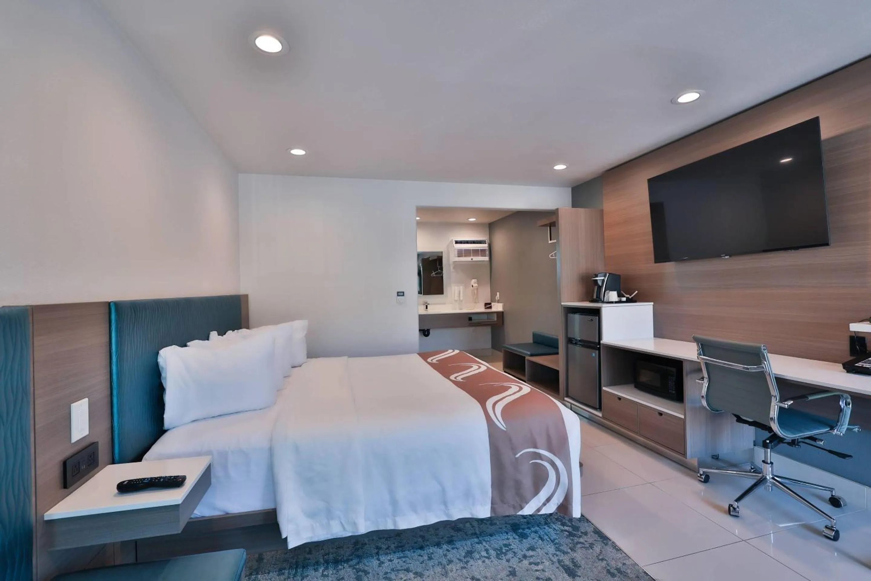 Bedroom, Bed in Rodeway Inn San Clemente