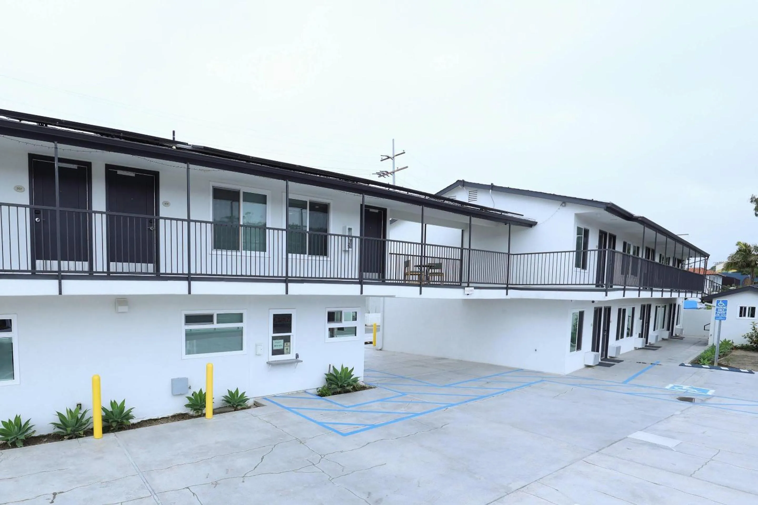 Property building in Rodeway Inn San Clemente