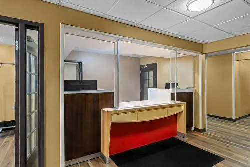 Suburban Studios Charlotte - Executive Park