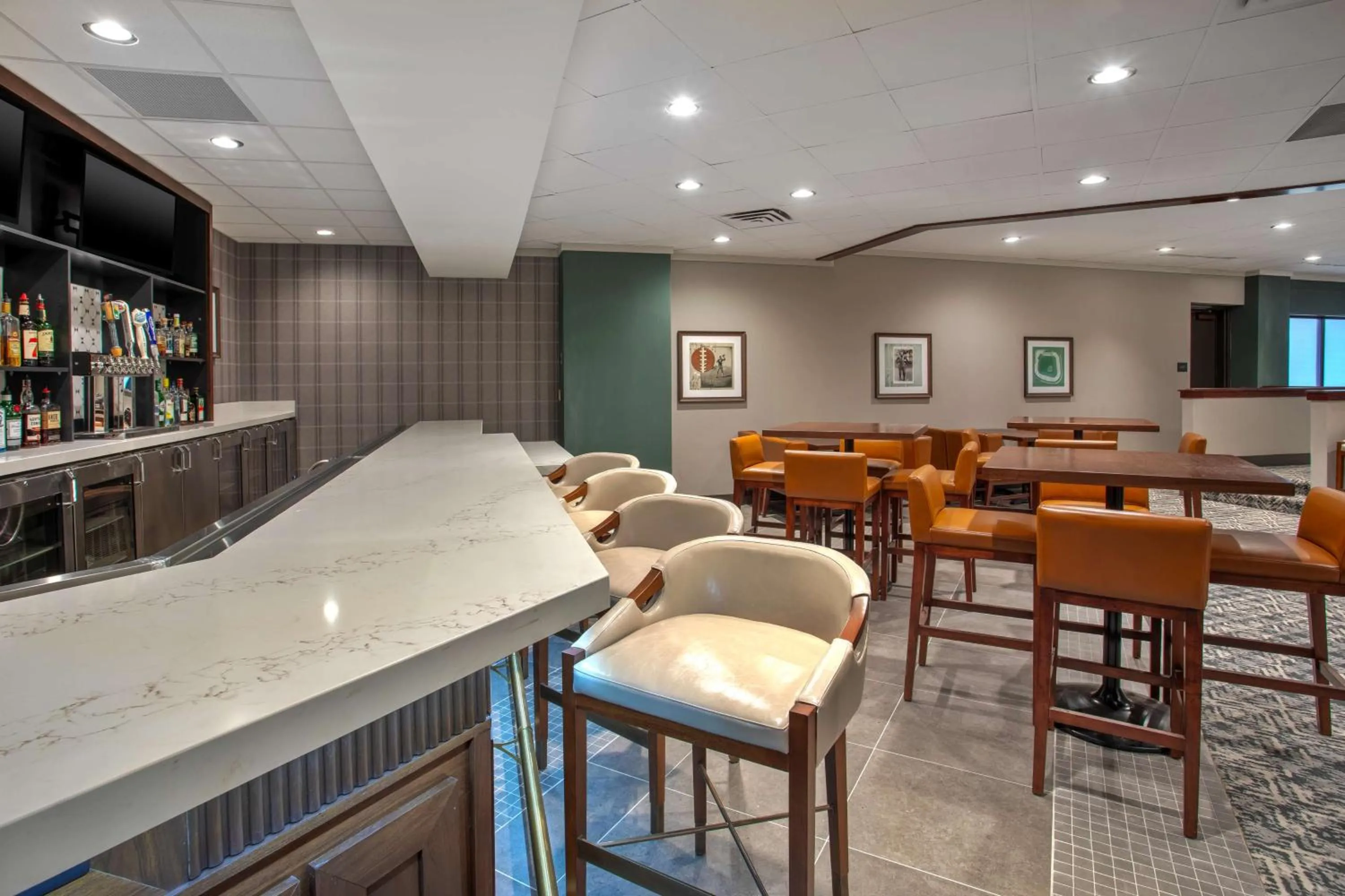 Restaurant/places to eat in DoubleTree by Hilton Lansing