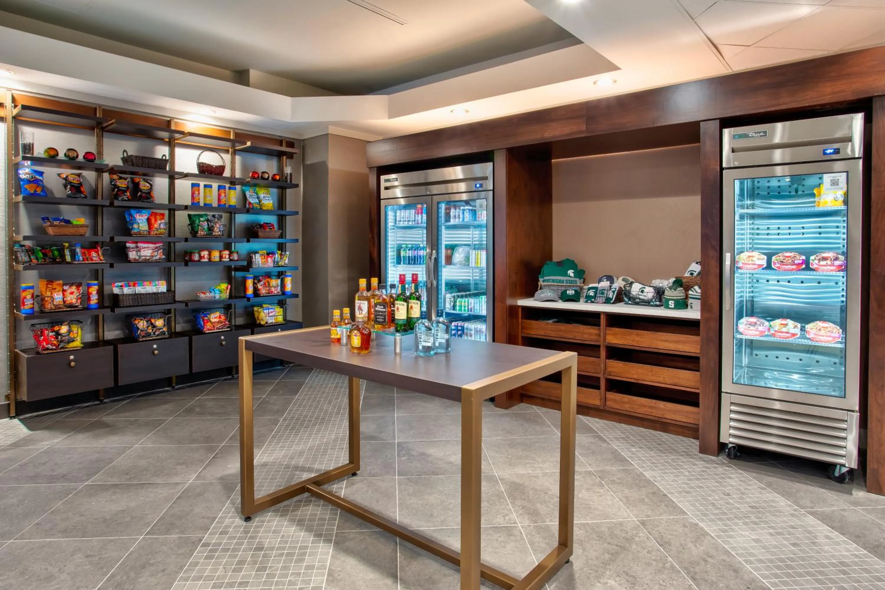 Food and drinks in DoubleTree by Hilton Lansing