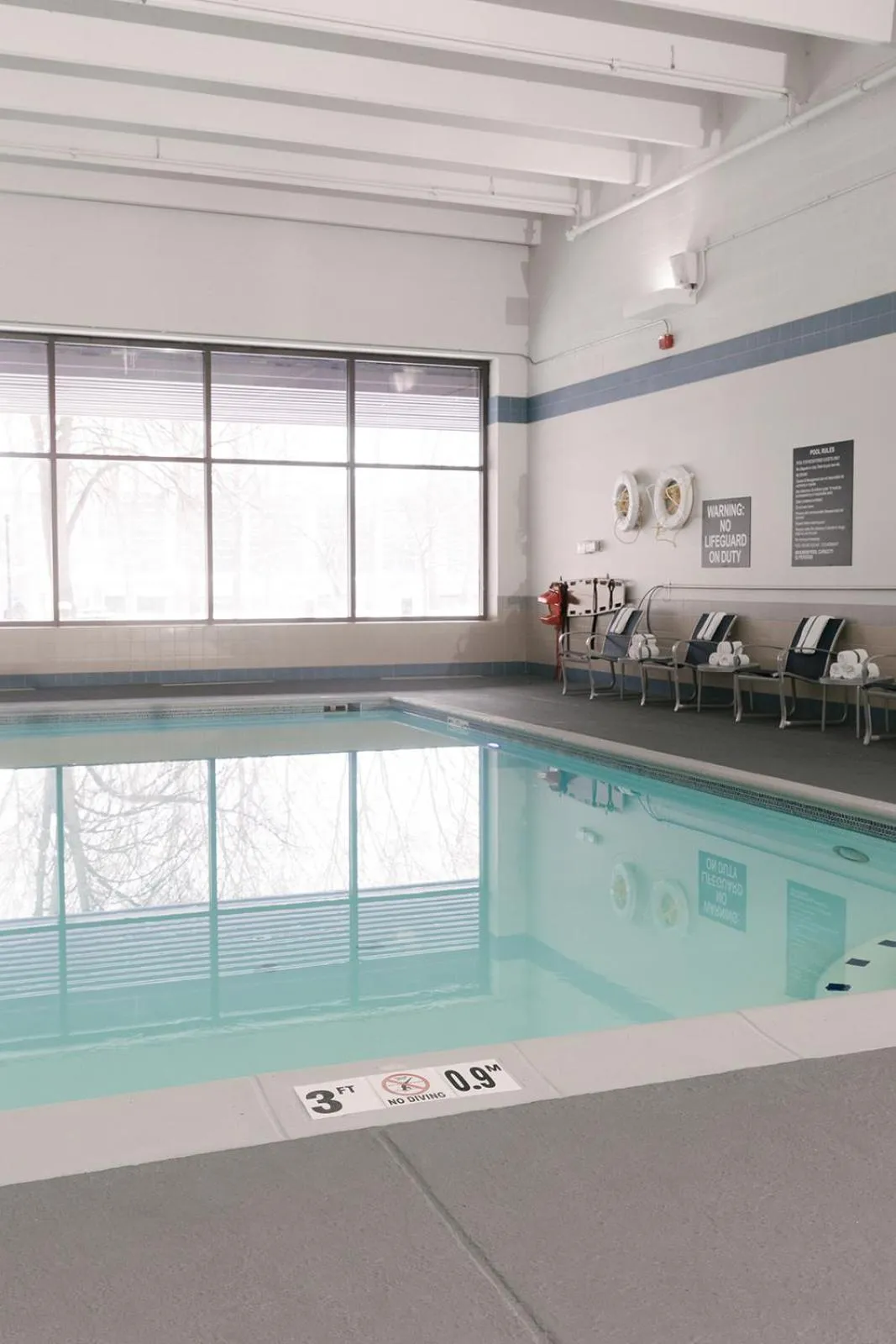 Swimming pool in DoubleTree by Hilton Lansing