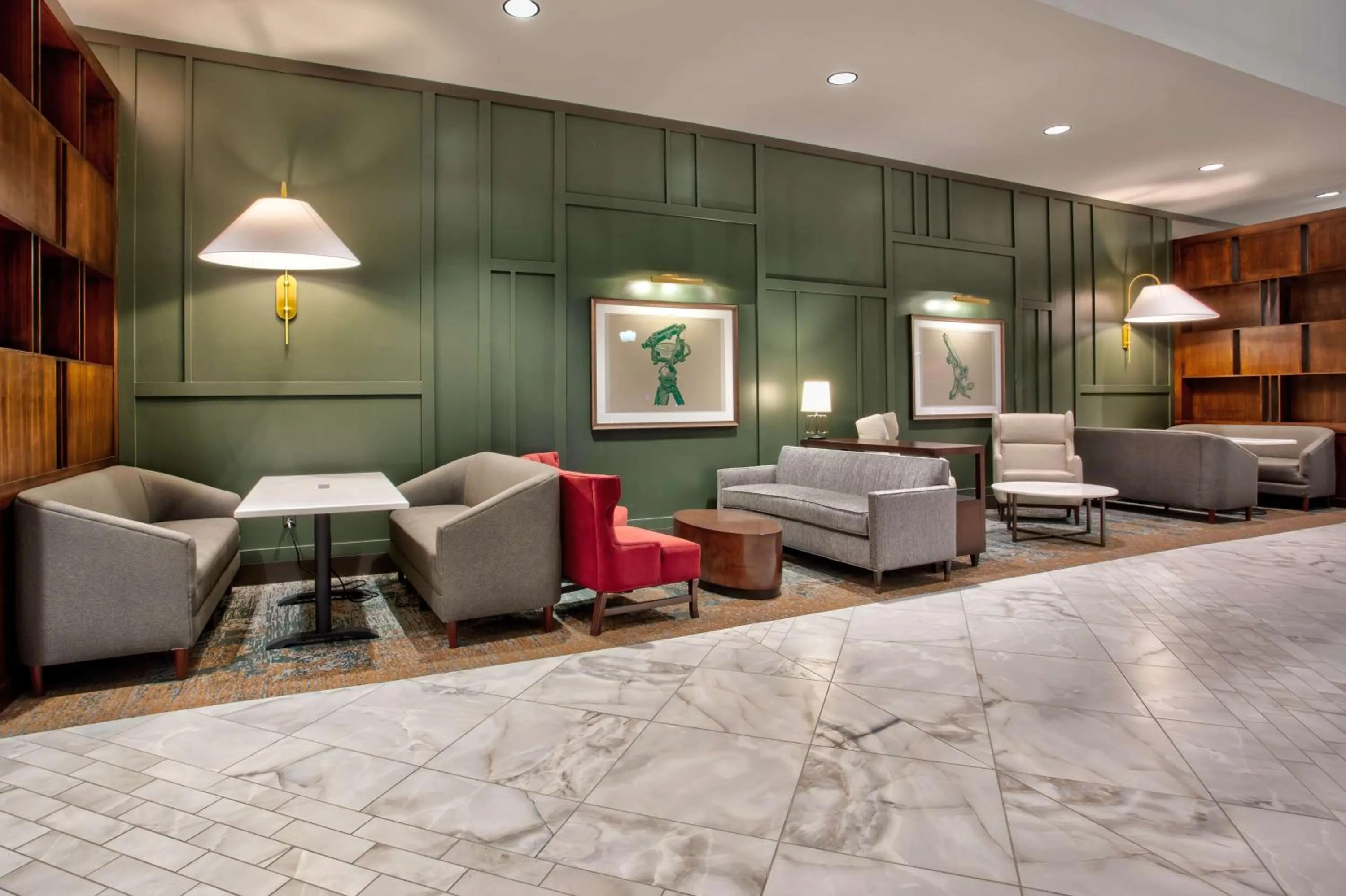 Lobby or reception in DoubleTree by Hilton Lansing