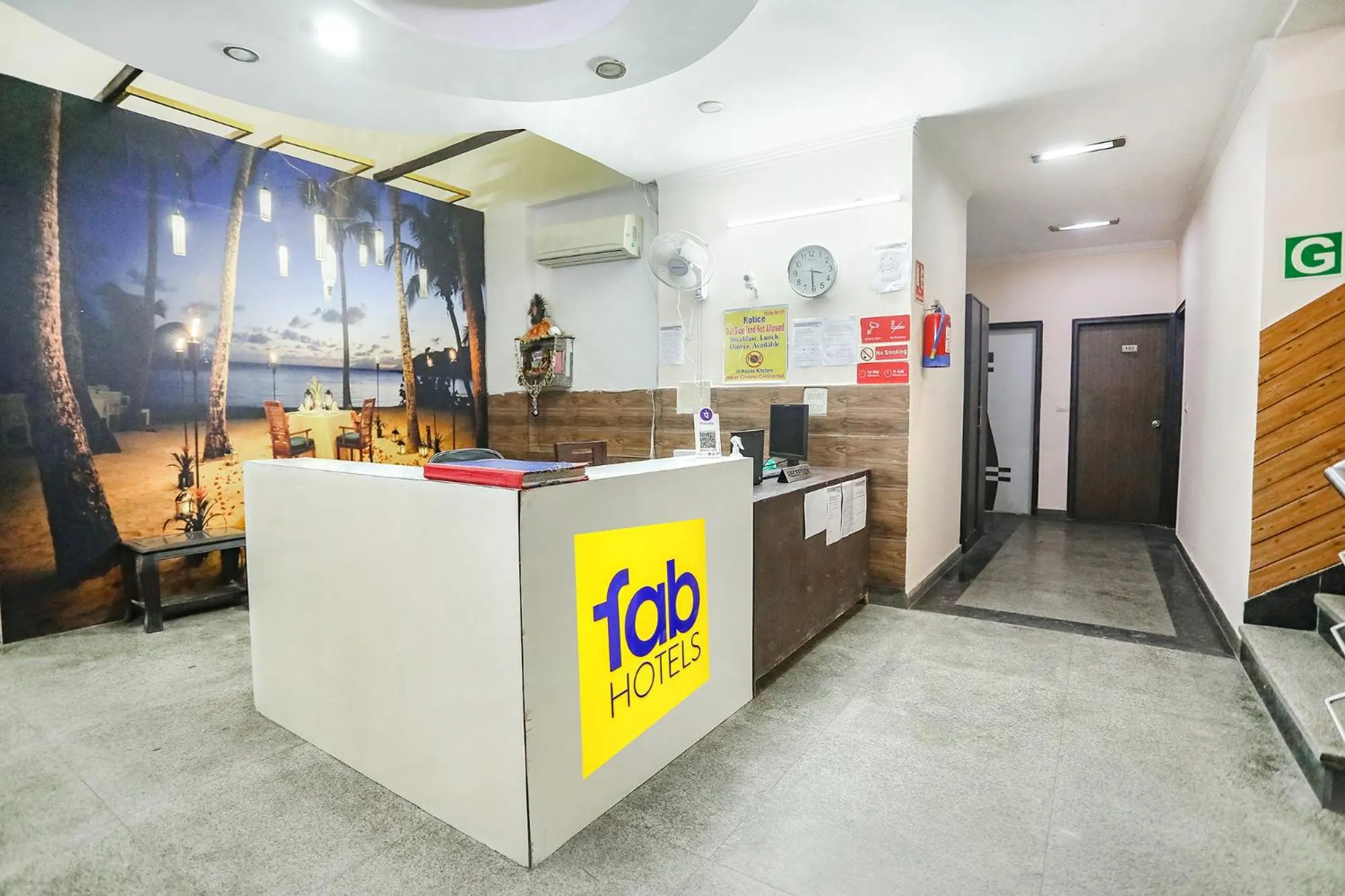 Lobby or reception in FabHotel F9 H Block Sector 51