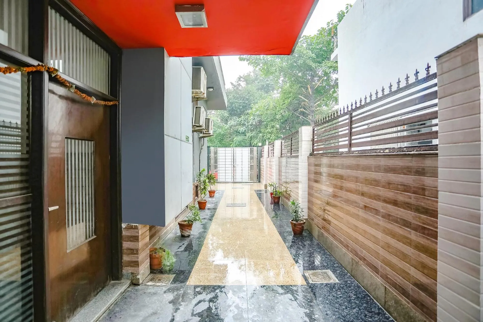 Facade/entrance in FabHotel F9 H Block Sector 51