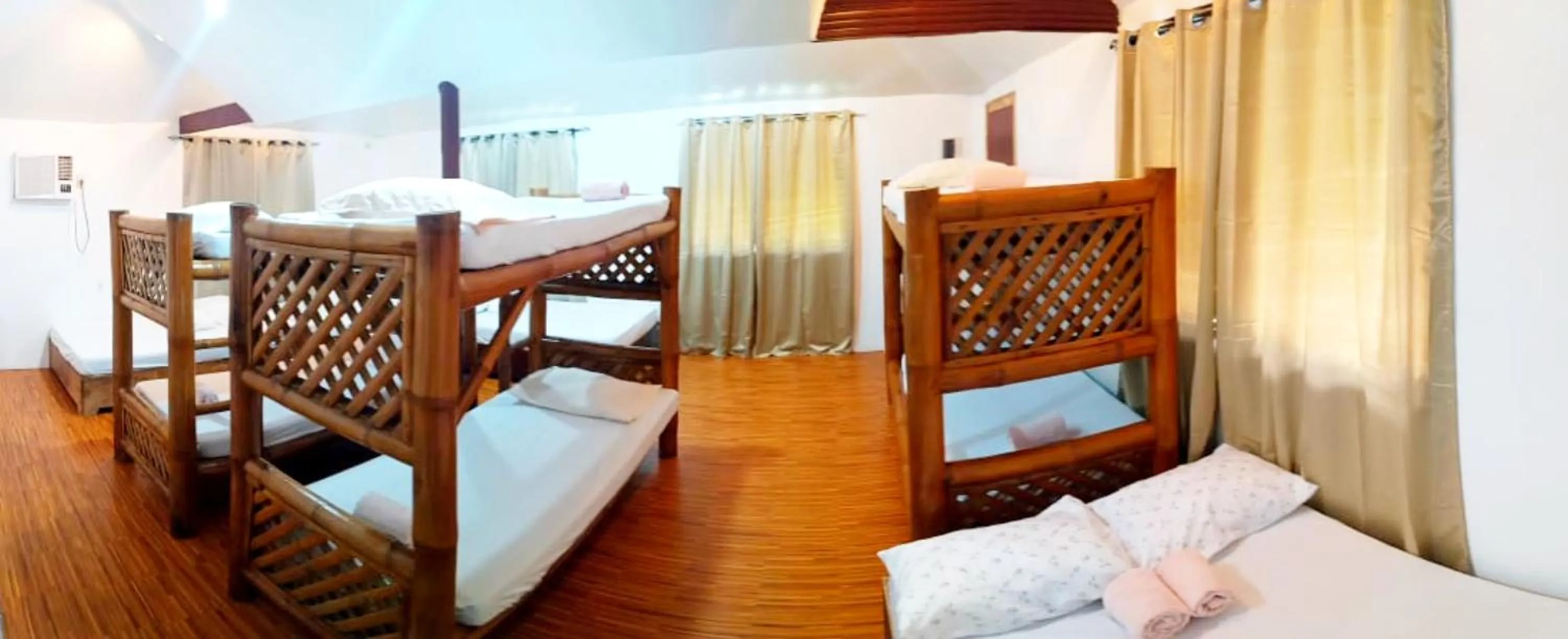 Photo of the whole room, Bed in Siargao Tropic Hostel