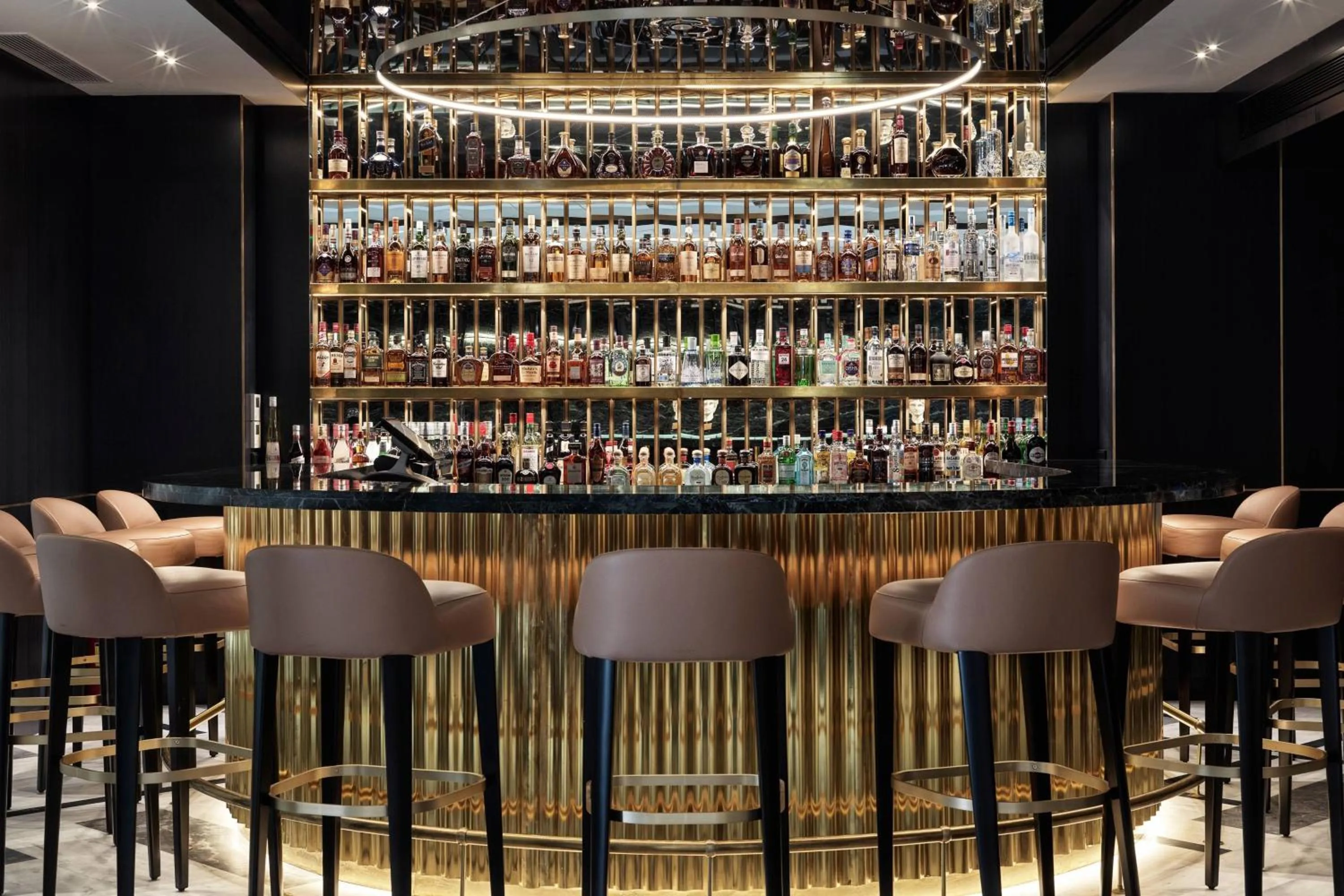 Lounge or bar in Academias Hotel, Autograph Collection