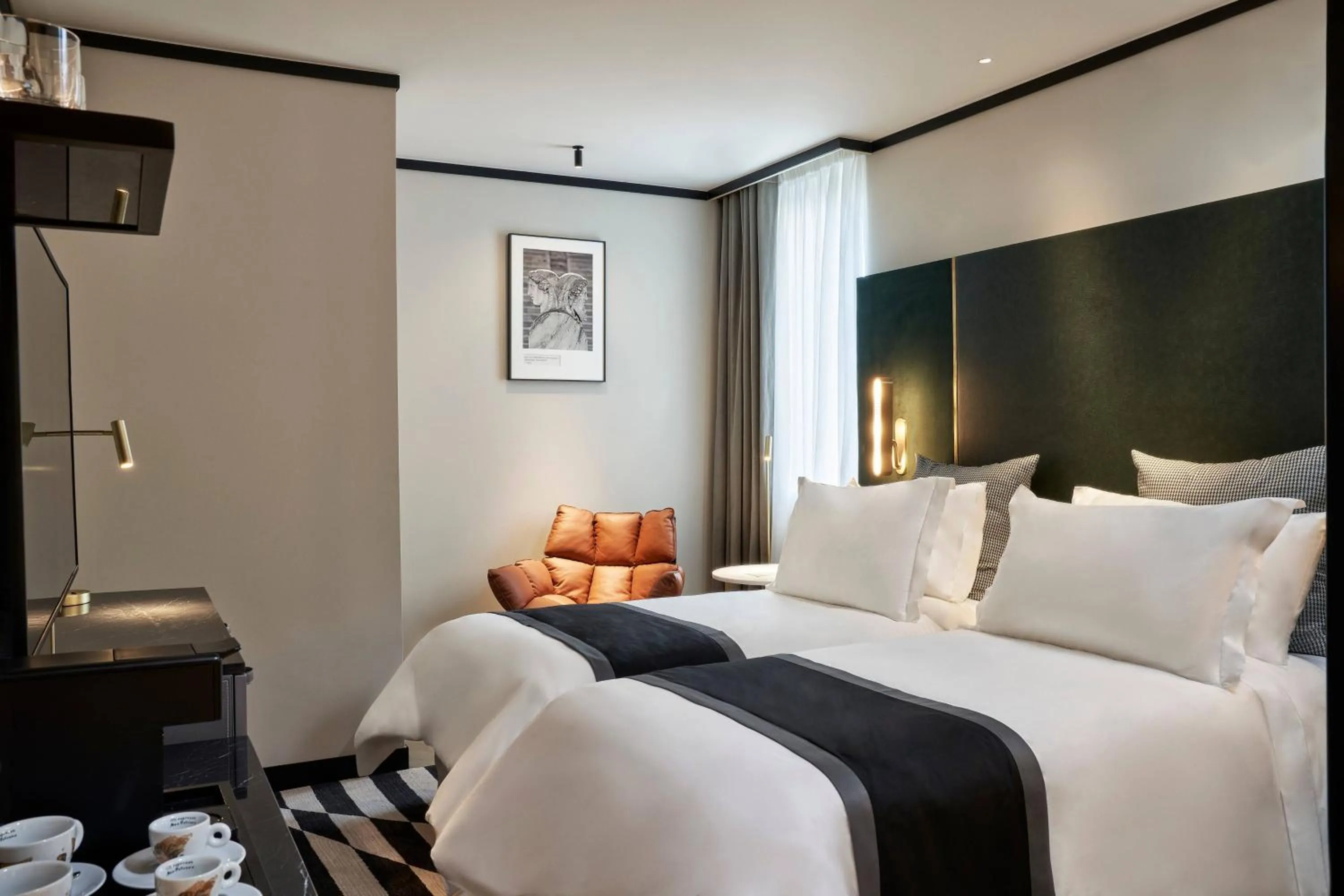 Photo of the whole room, Bed in Academias Hotel, Autograph Collection