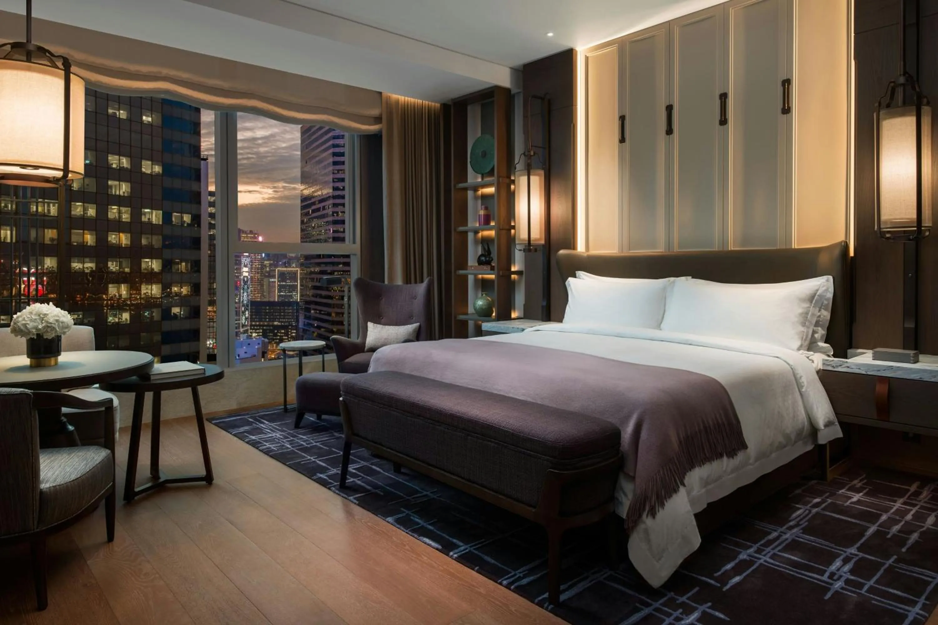 Photo of the whole room, Bed in The St. Regis Hong Kong