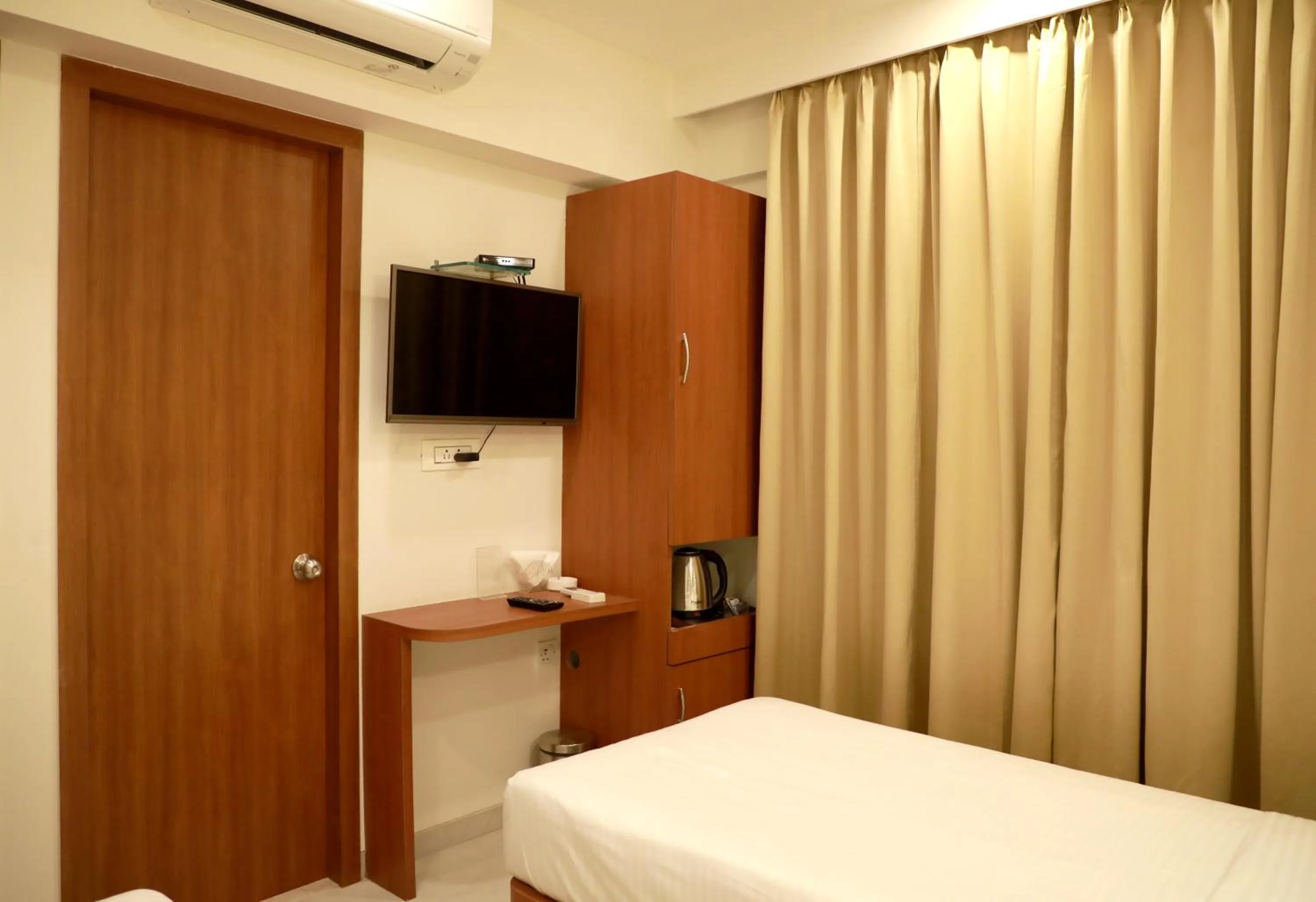 Bed in Hotel Lords, Fort