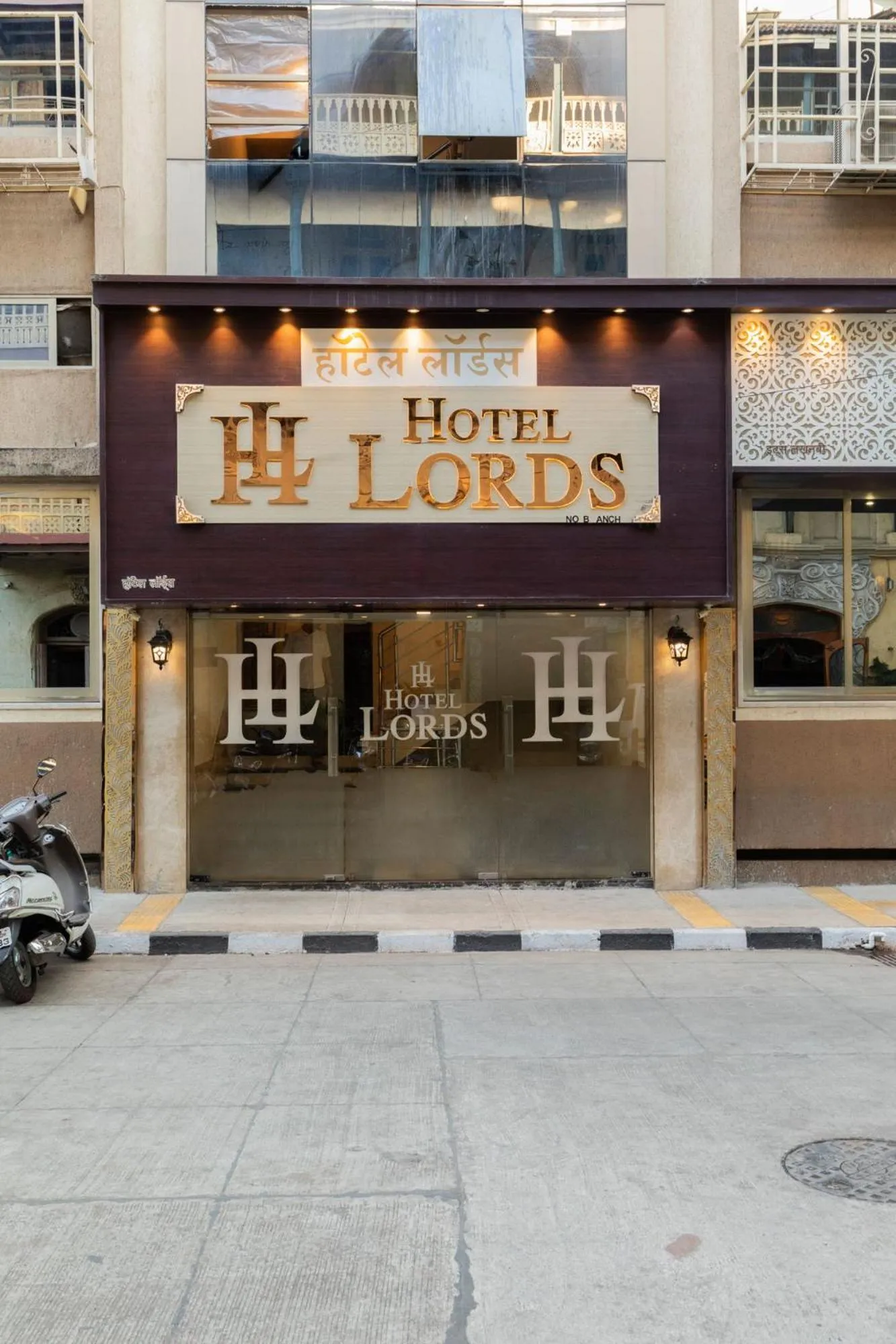 Hotel Lords, Fort