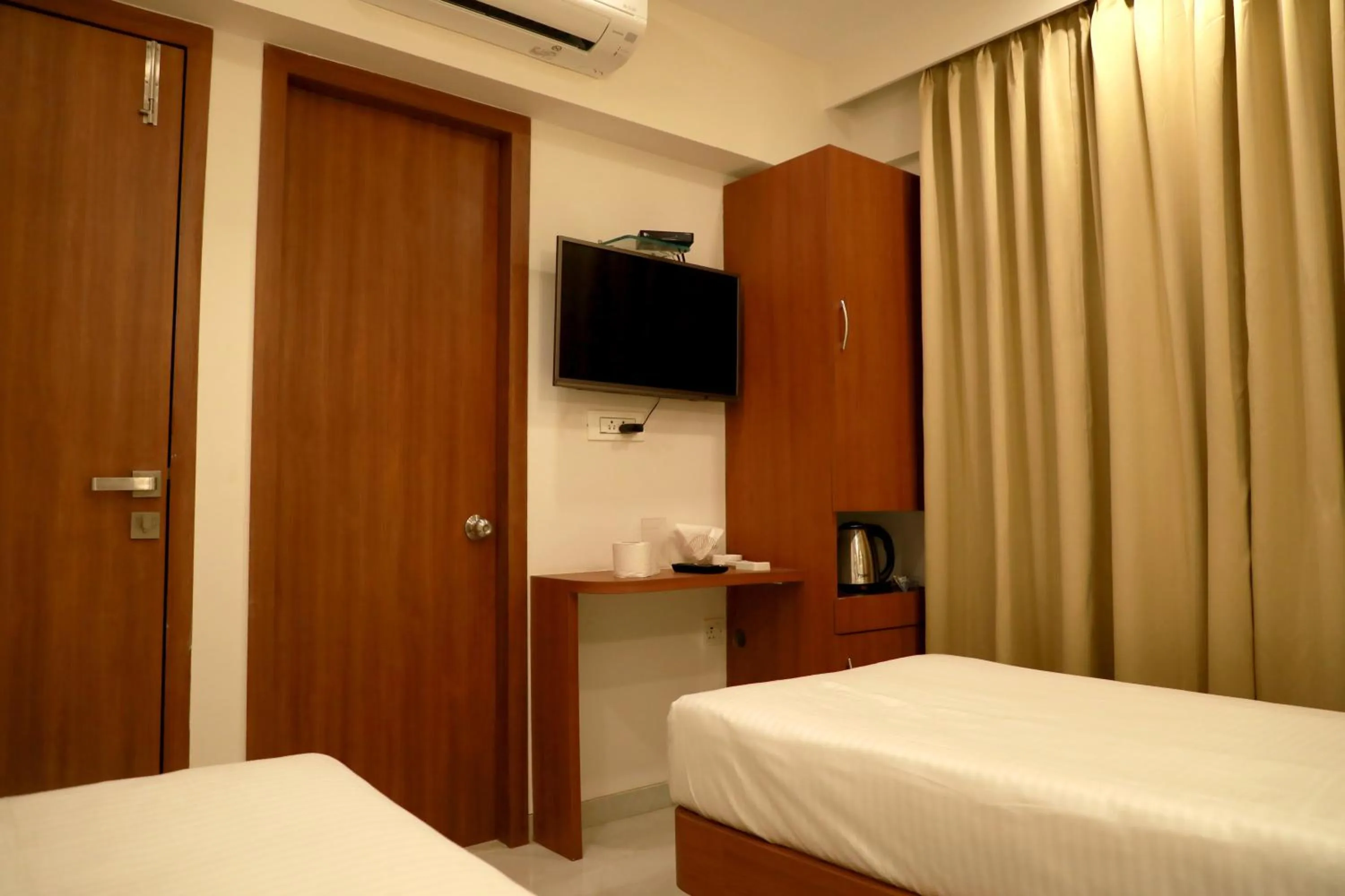 Bed in Hotel Lords, Fort