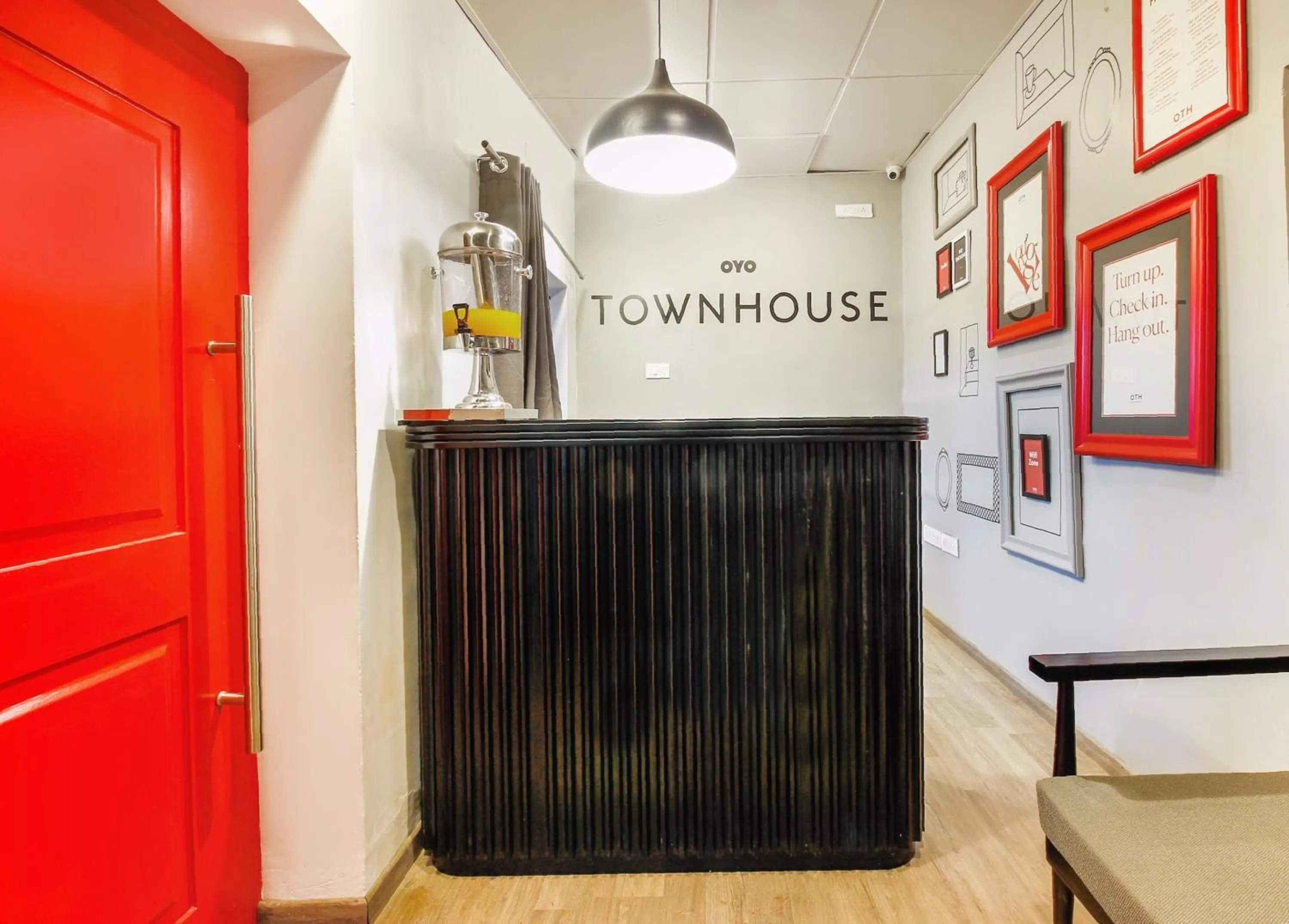 Lobby or reception in Super Townhouse RCC Sunrise